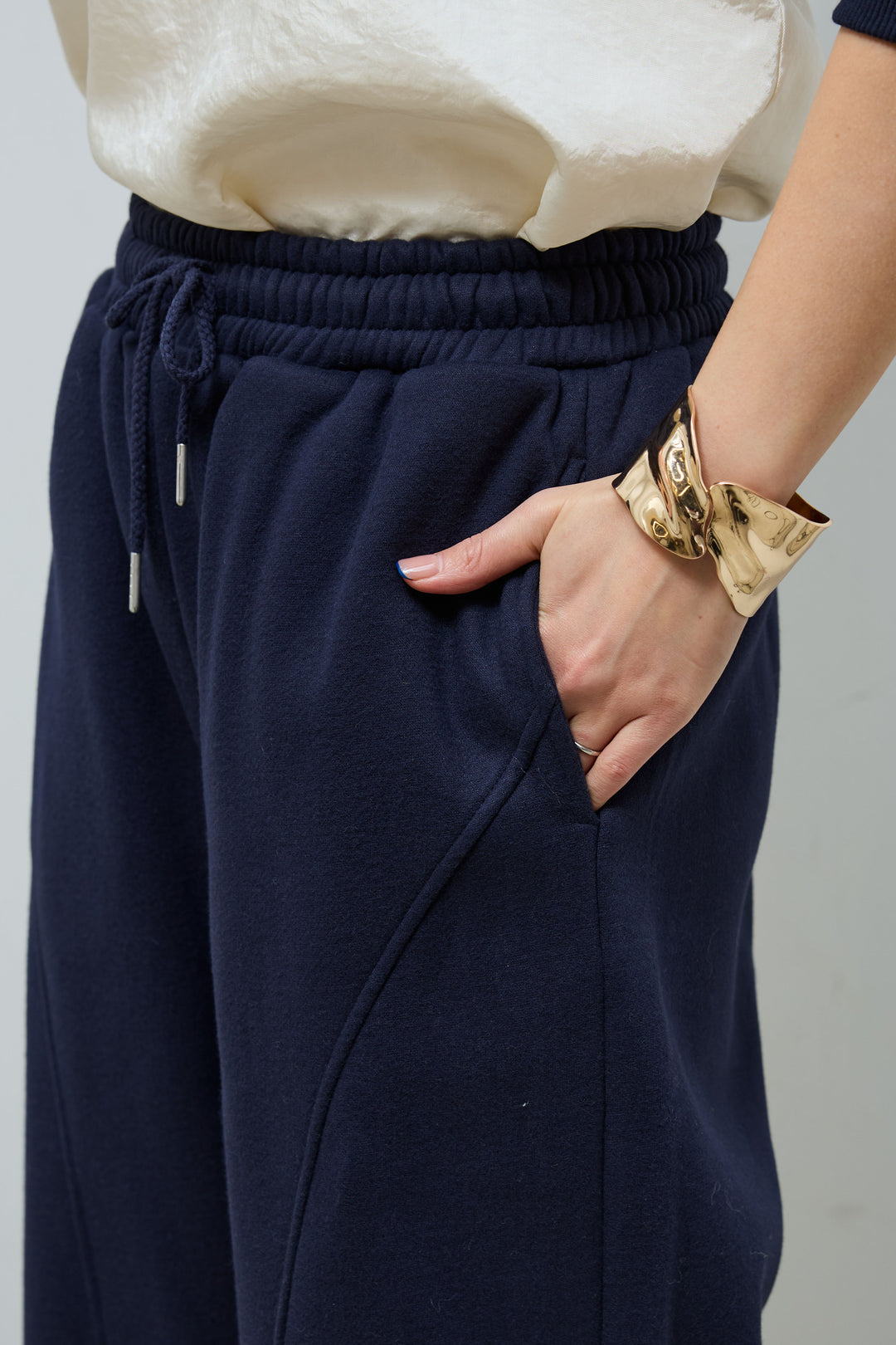 [予約/SET]バックラベルコンパクトフーディ+裏起毛立体カーブパンツ(2set)