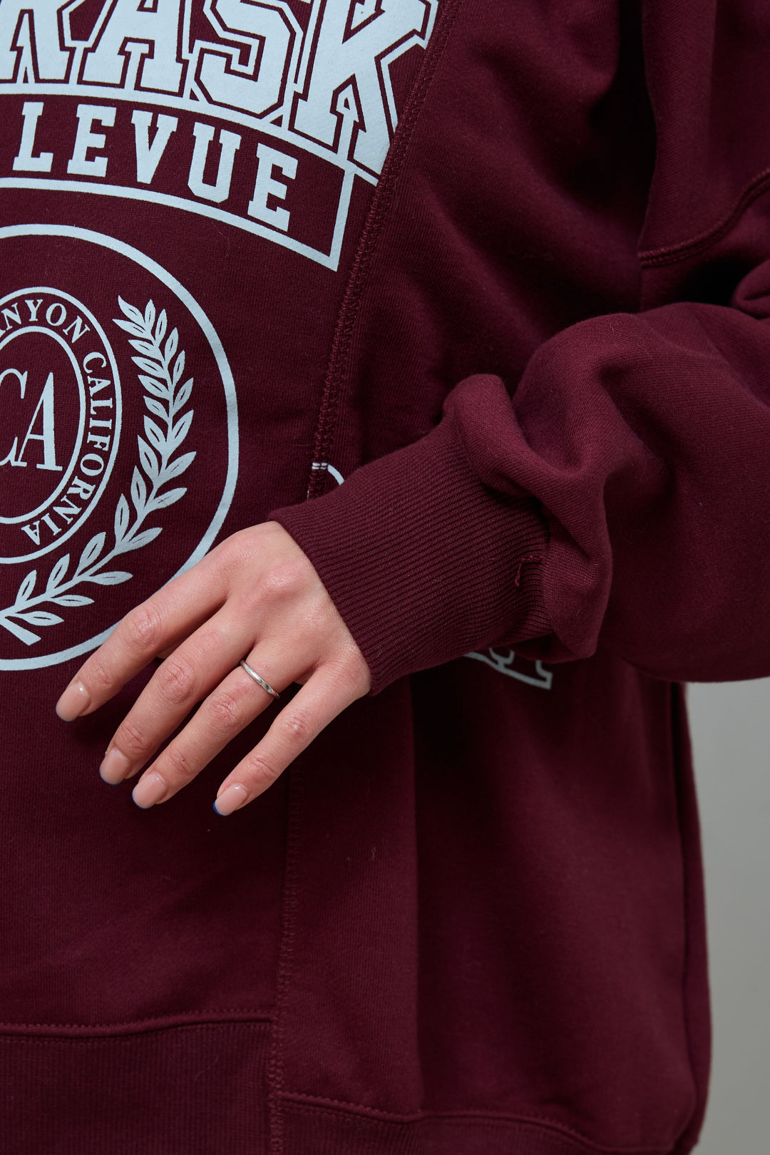 [予約/SET]カレッジプリントリメイク風スウェット+アシンメトリーレースロングキャミ(2set)