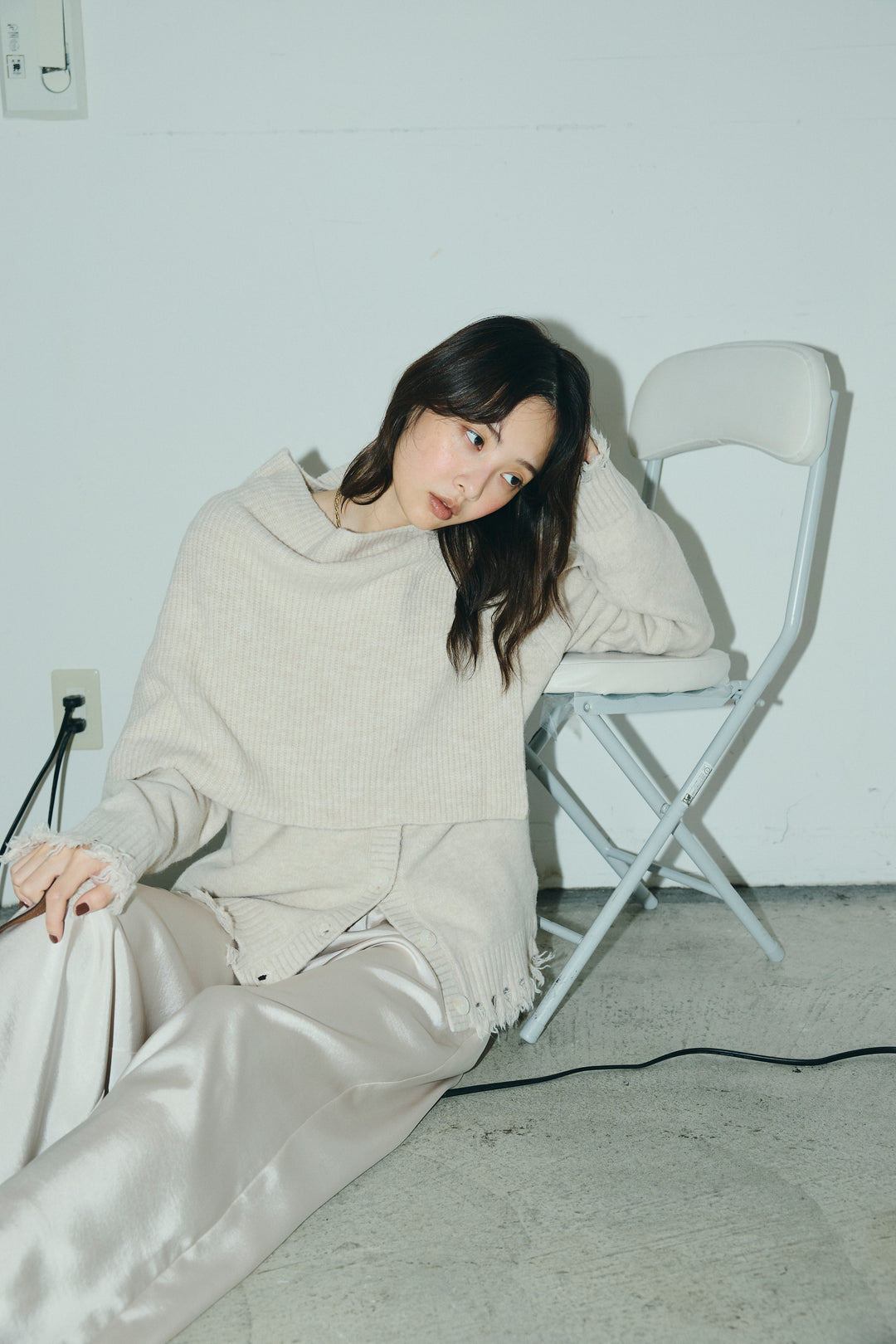 [予約]スヌード付き裾ダメージカーディガン