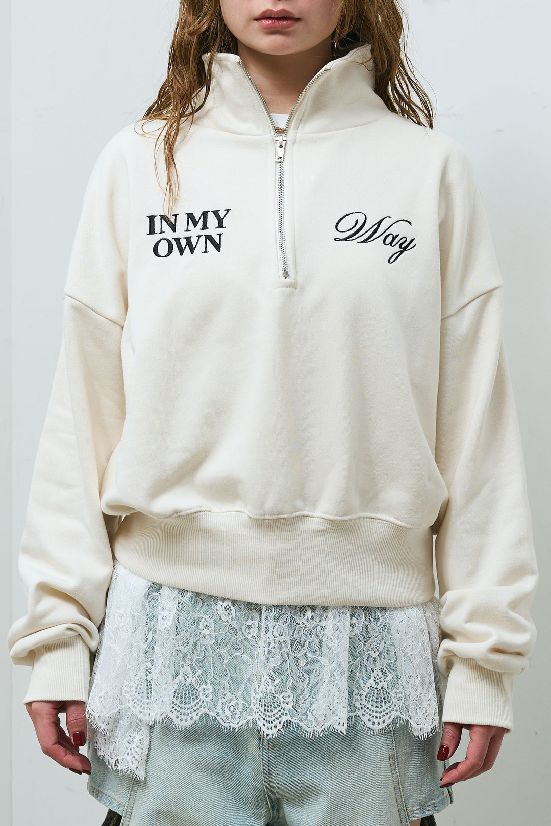 [予約/SET]ロゴ刺繍ハーフZIPスウェット+レースコンビカットソー+スラッシュカットデニム(3set)