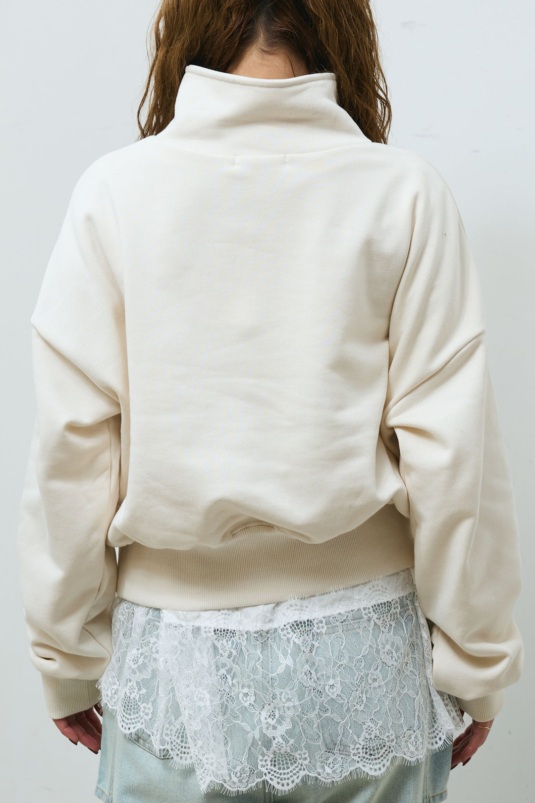 [予約]ロゴ刺繍ハーフZIPスウェット