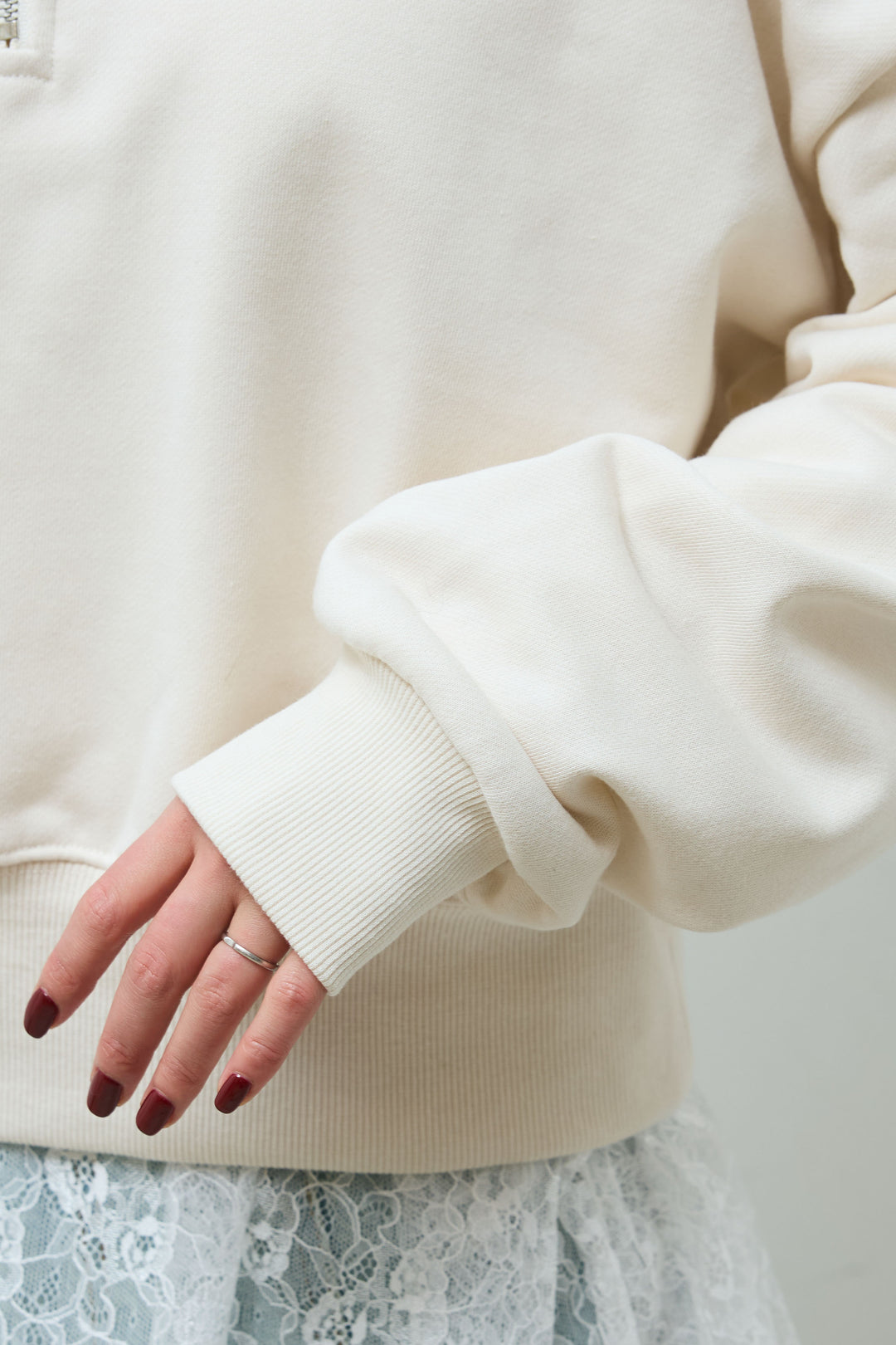 [予約]ロゴ刺繍ハーフZIPスウェット