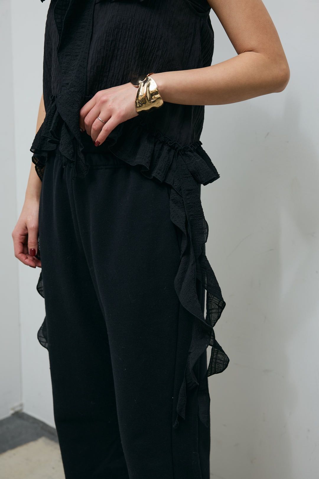 ラッフルフリルキャミソール