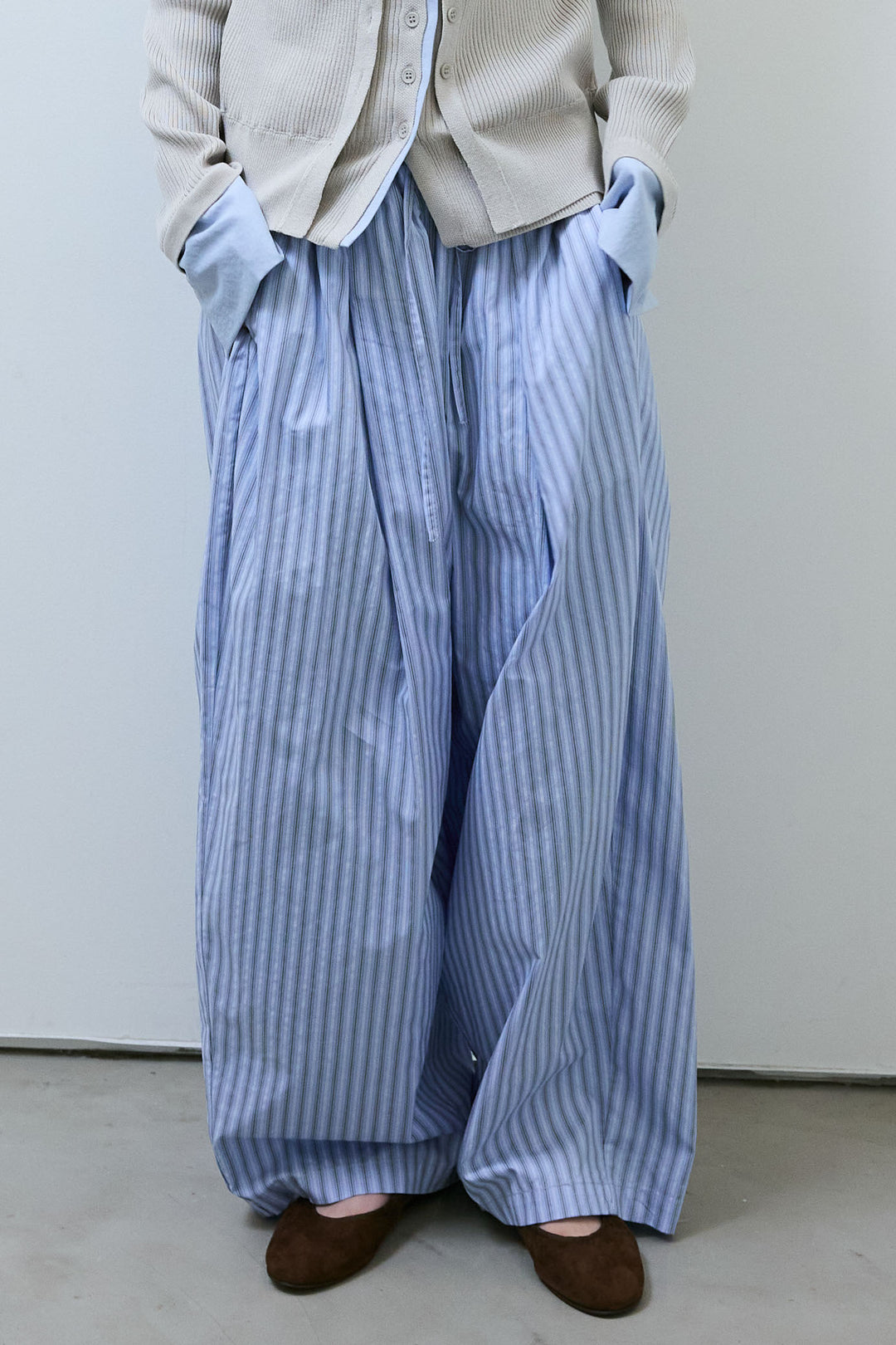 [予約]ランダムストライプタックカーブパンツ