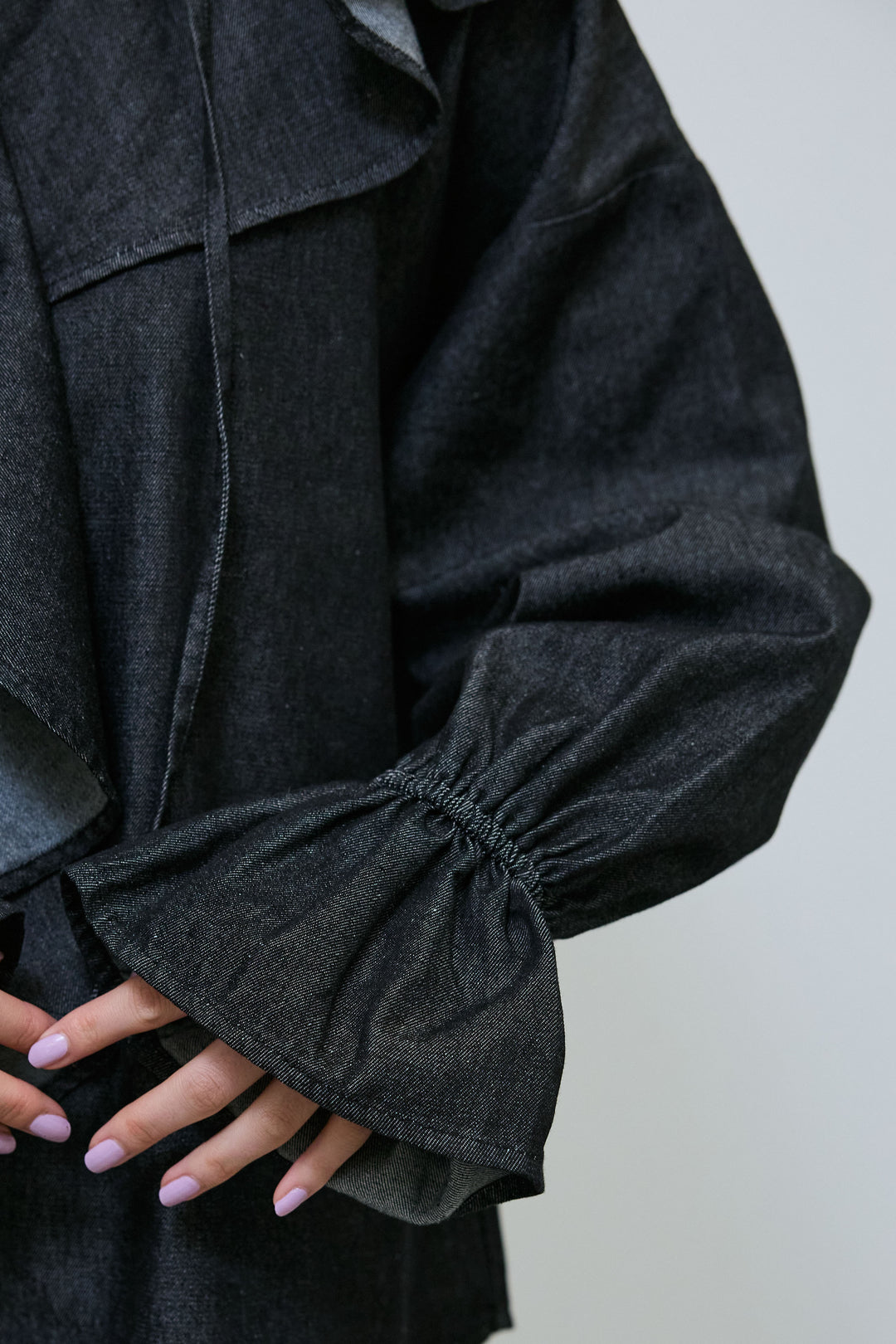 [予約]ラッフルフリルデニムブラウス