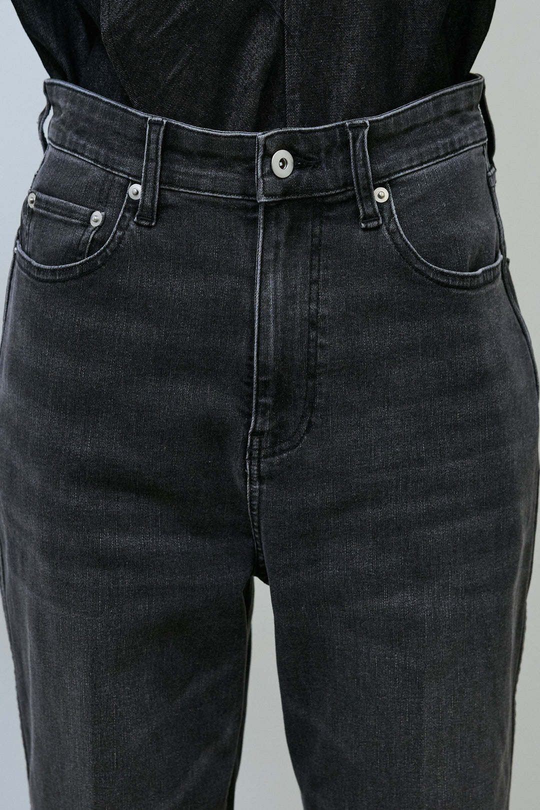 [予約]センタープレスストレッチセミフレアデニムパンツ