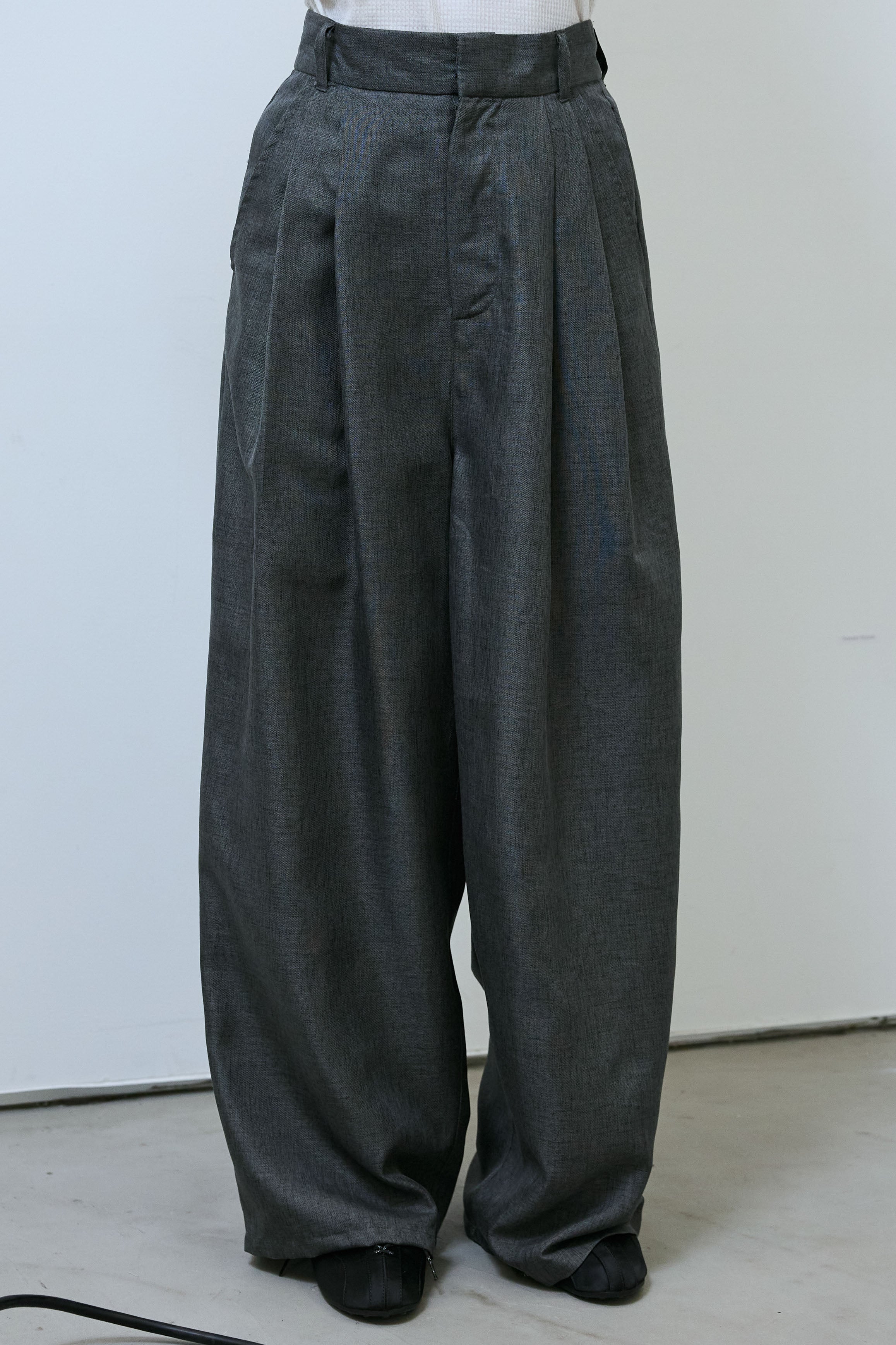 予約]リネンライク2タックパンツ – IAMALPHA