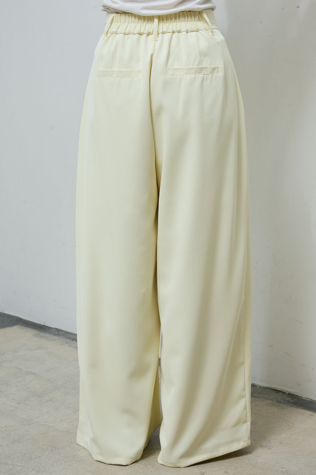 [予約]とろみタックパンツ