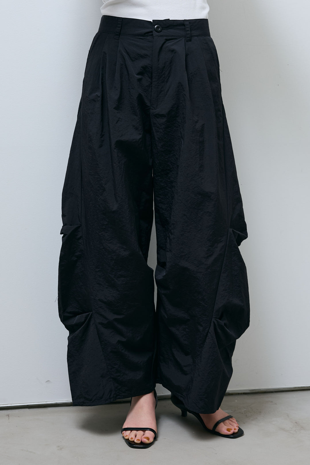 [予約]ドライタフタバレルレッグパンツ