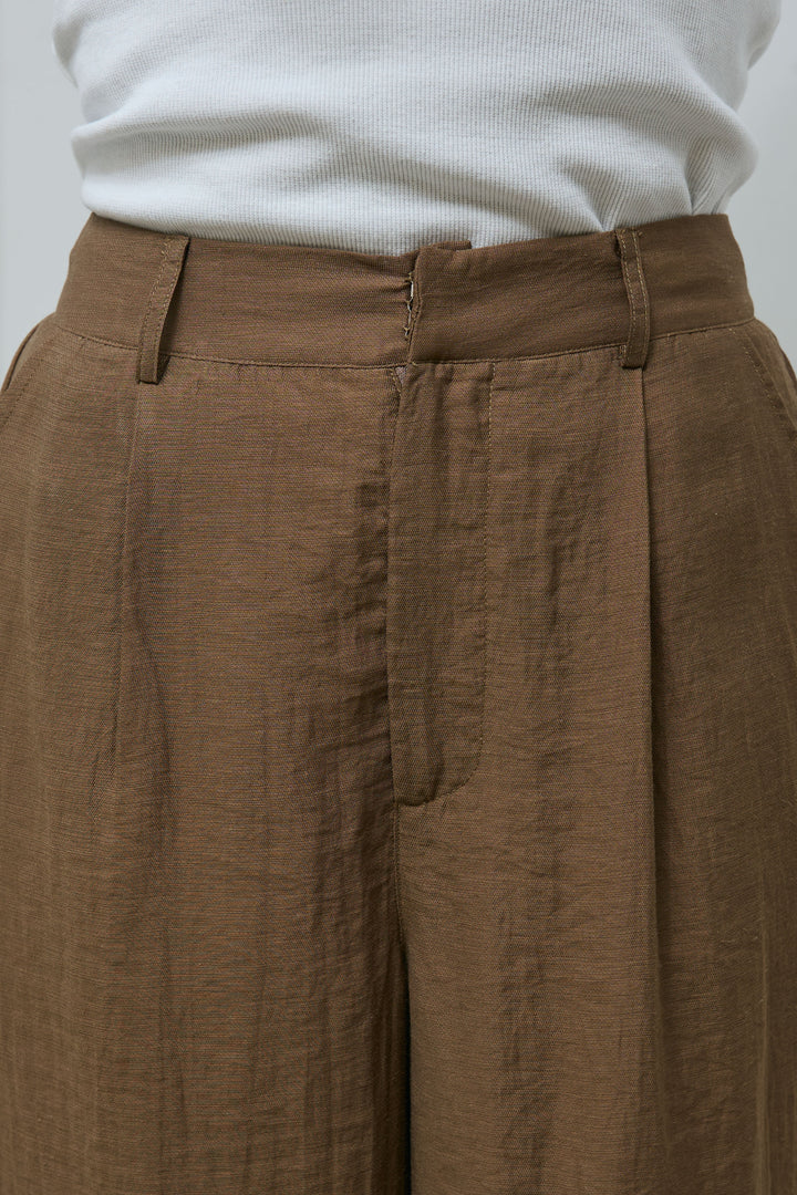 [予約]リネンタッチタックワイドパンツ