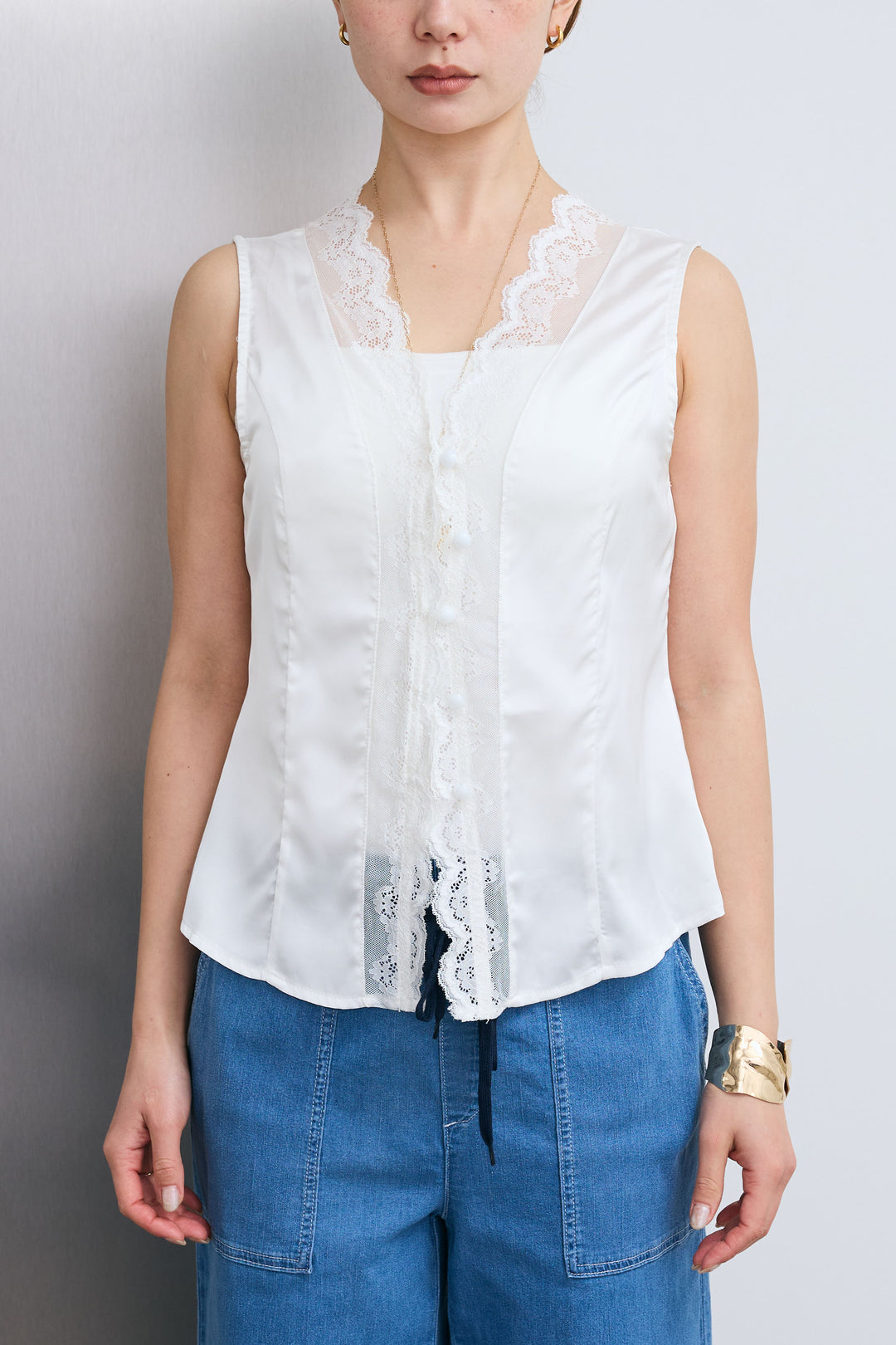 [予約/SET]レーストリムサテンノースリーブブラウス+フロントジップストラップデザインデニムサロペット(2set)