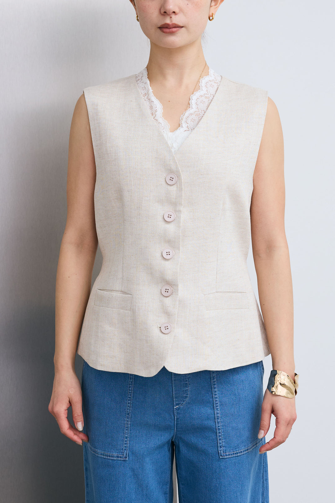 [予約/SET]レーストリムサテンノースリーブブラウス+リネンタッチVネックジレ+ストレッチイージーデニム(3set)