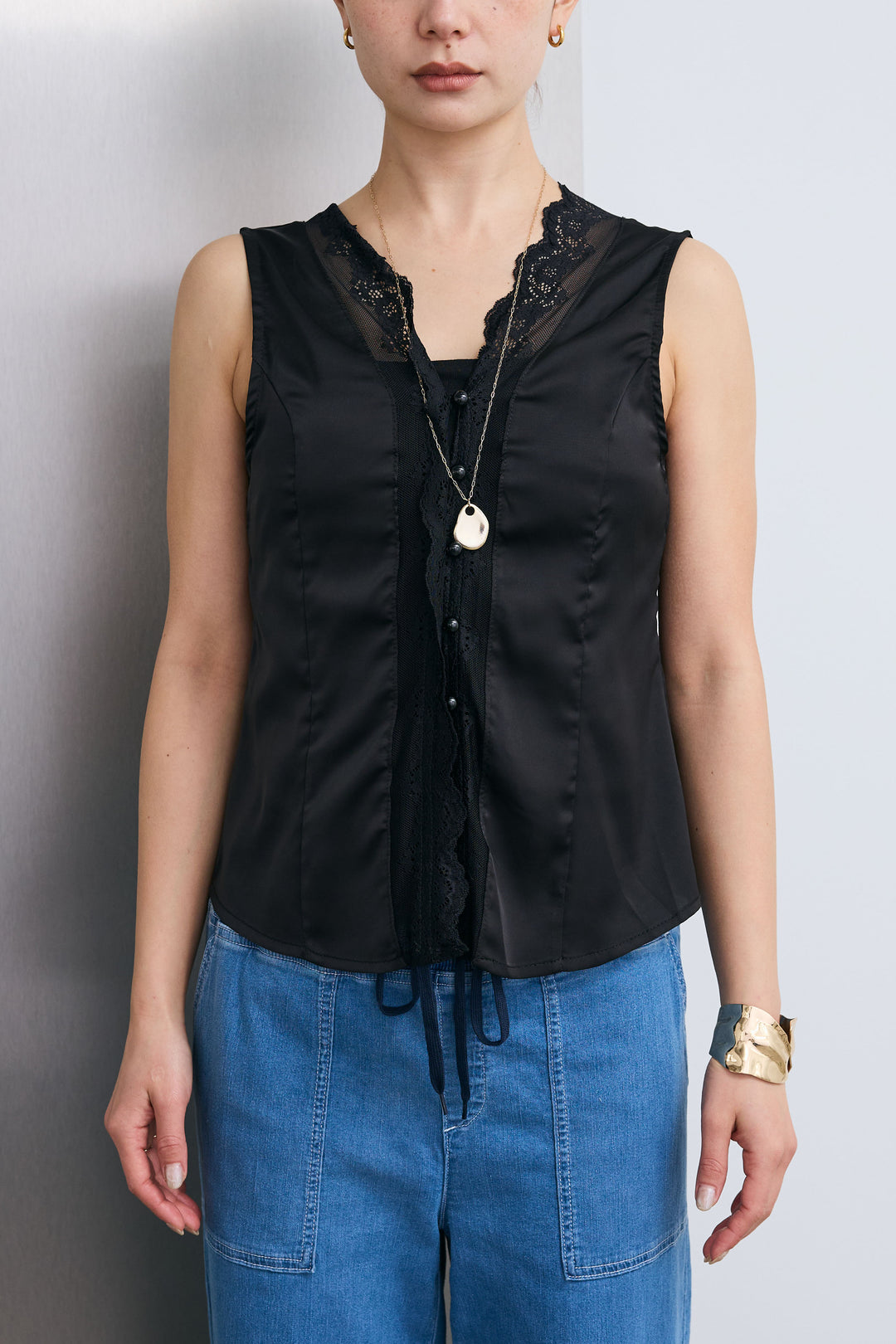 [予約/SET]レーストリムサテンノースリーブブラウス+フロントジップストラップデザインデニムサロペット(2set)