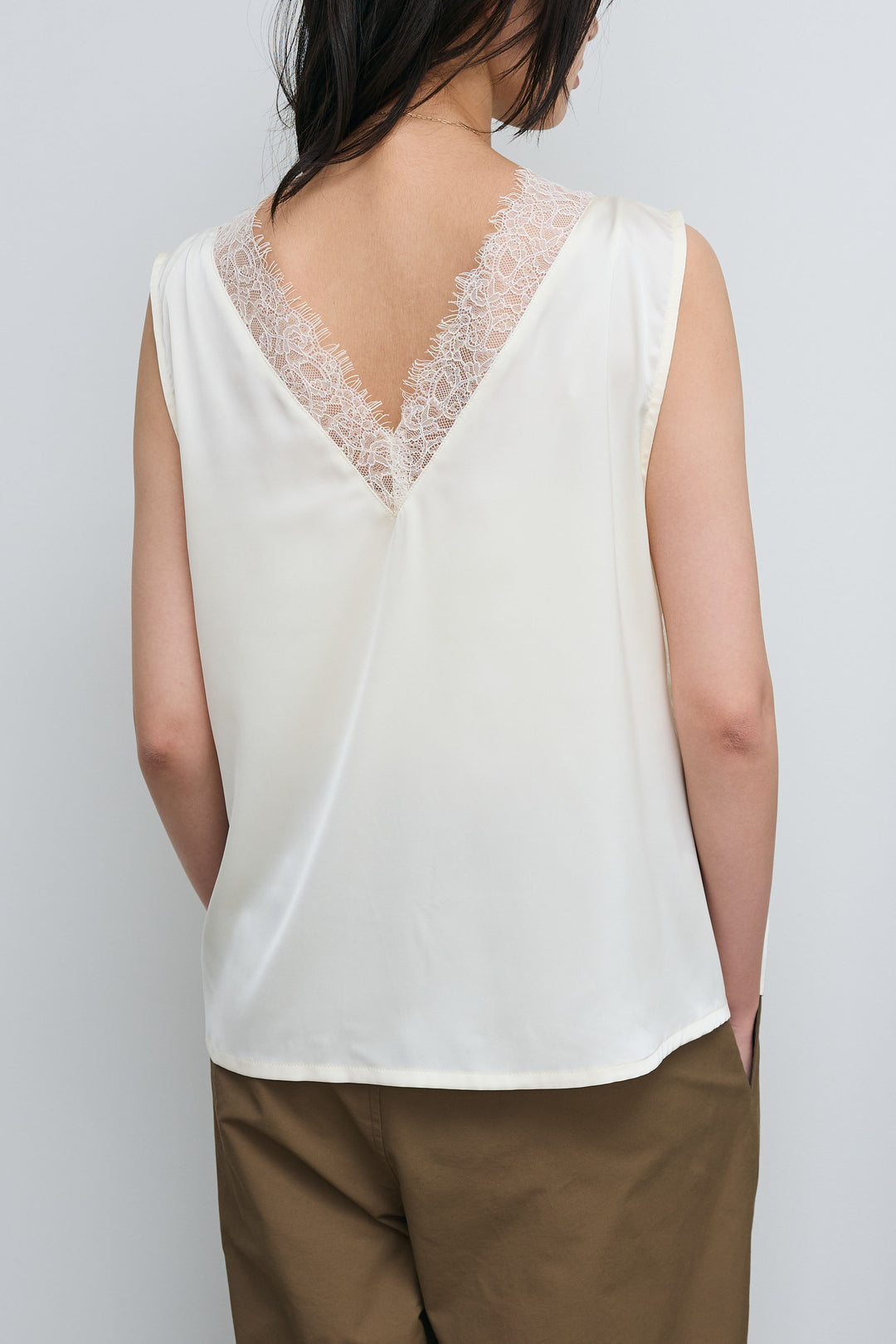 [予約]レース切り替えサテンブラウス