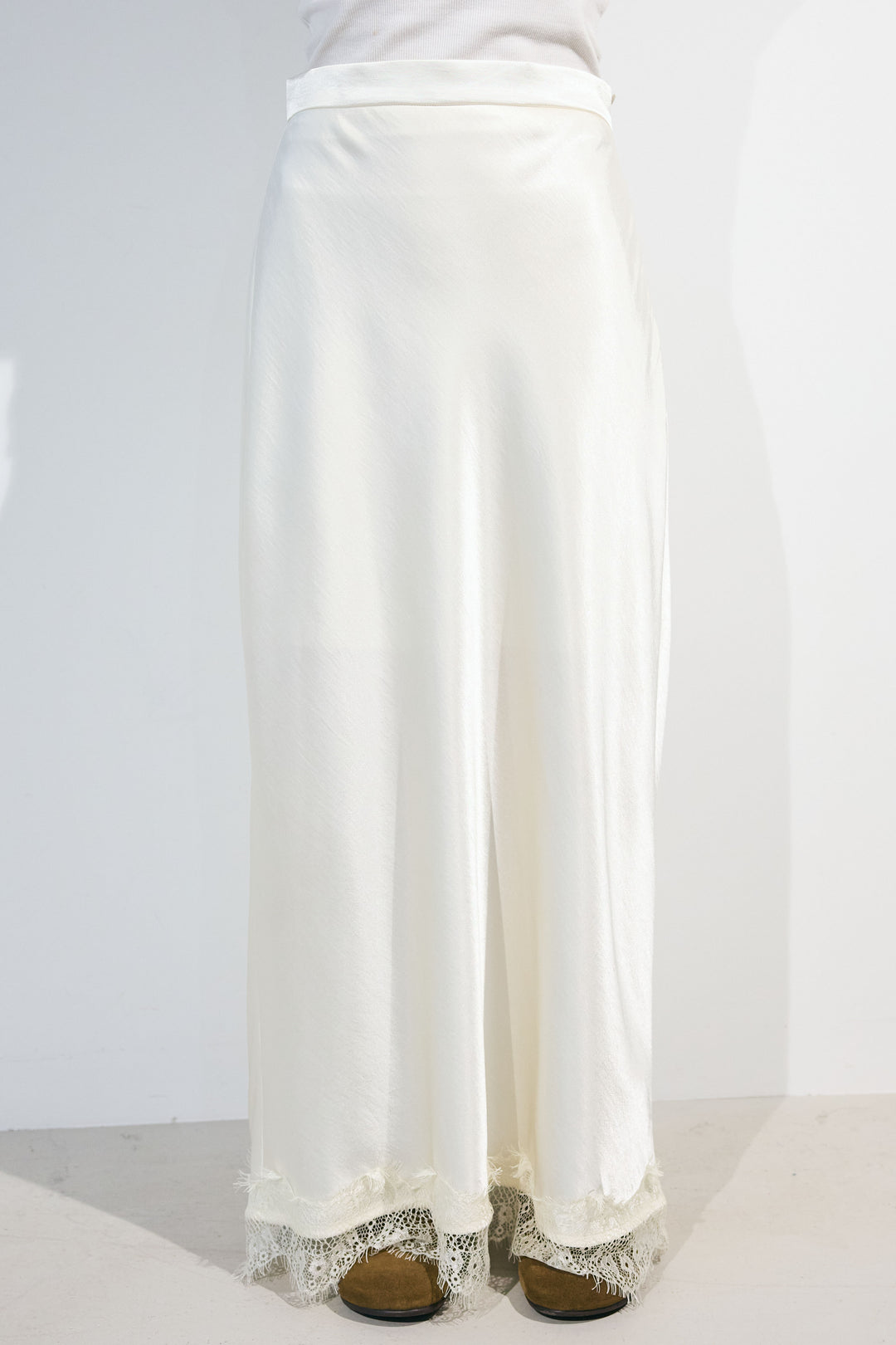 [予約/SET]起毛ツイルカバーオール+レース付Vネックプルオーバー+裾レースロングサテンスカート(3set)