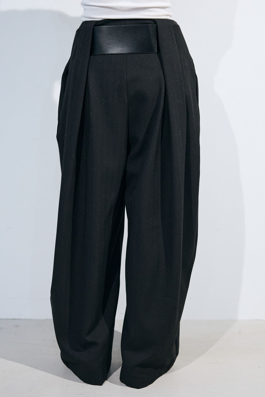 [予約]ビッグバックルベルトタックワイドパンツ