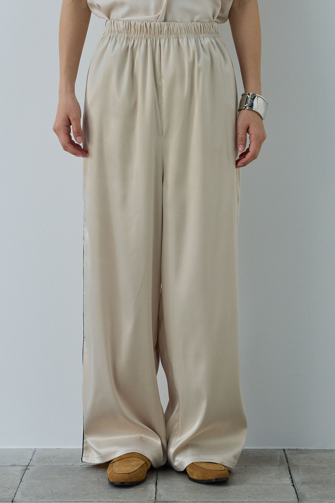 サイドラインサテンパンツ