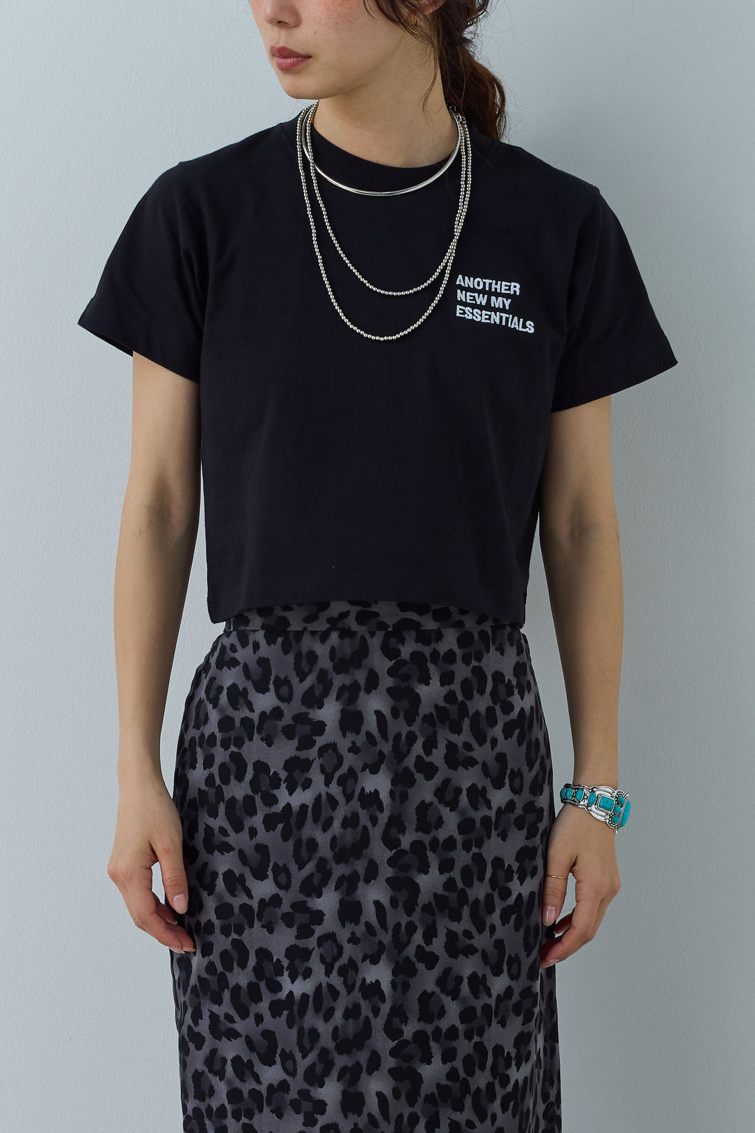 [予約/SET]リネンタッチテーラードジレ+刺繍ロゴショート丈 Tシャツ+レオパードシアースカート(3set)