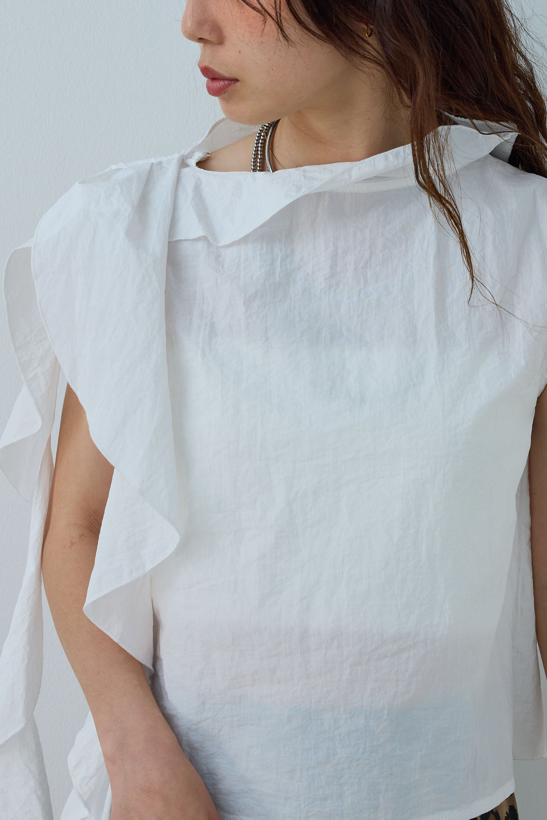 [予約]アシメフリルタイブラウス