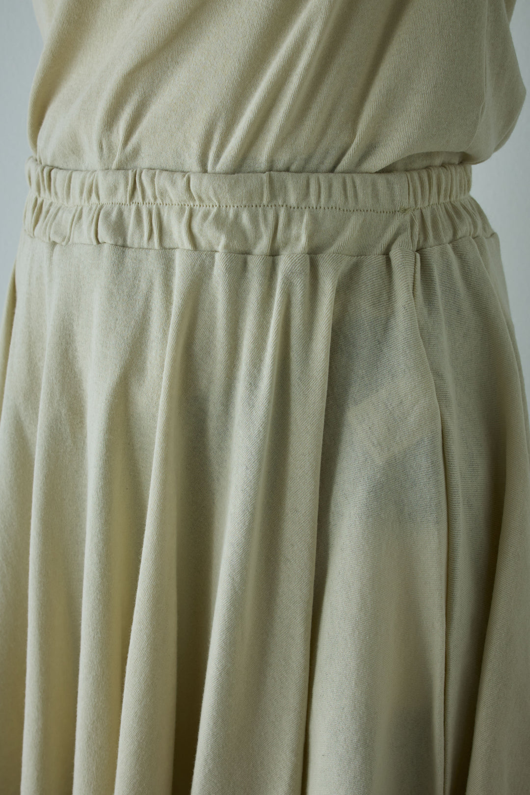 [予約/SET]パイピングラウンドヘムカットソー+レイヤードイレヘムSK+サイドスラッシュデニム(3set)