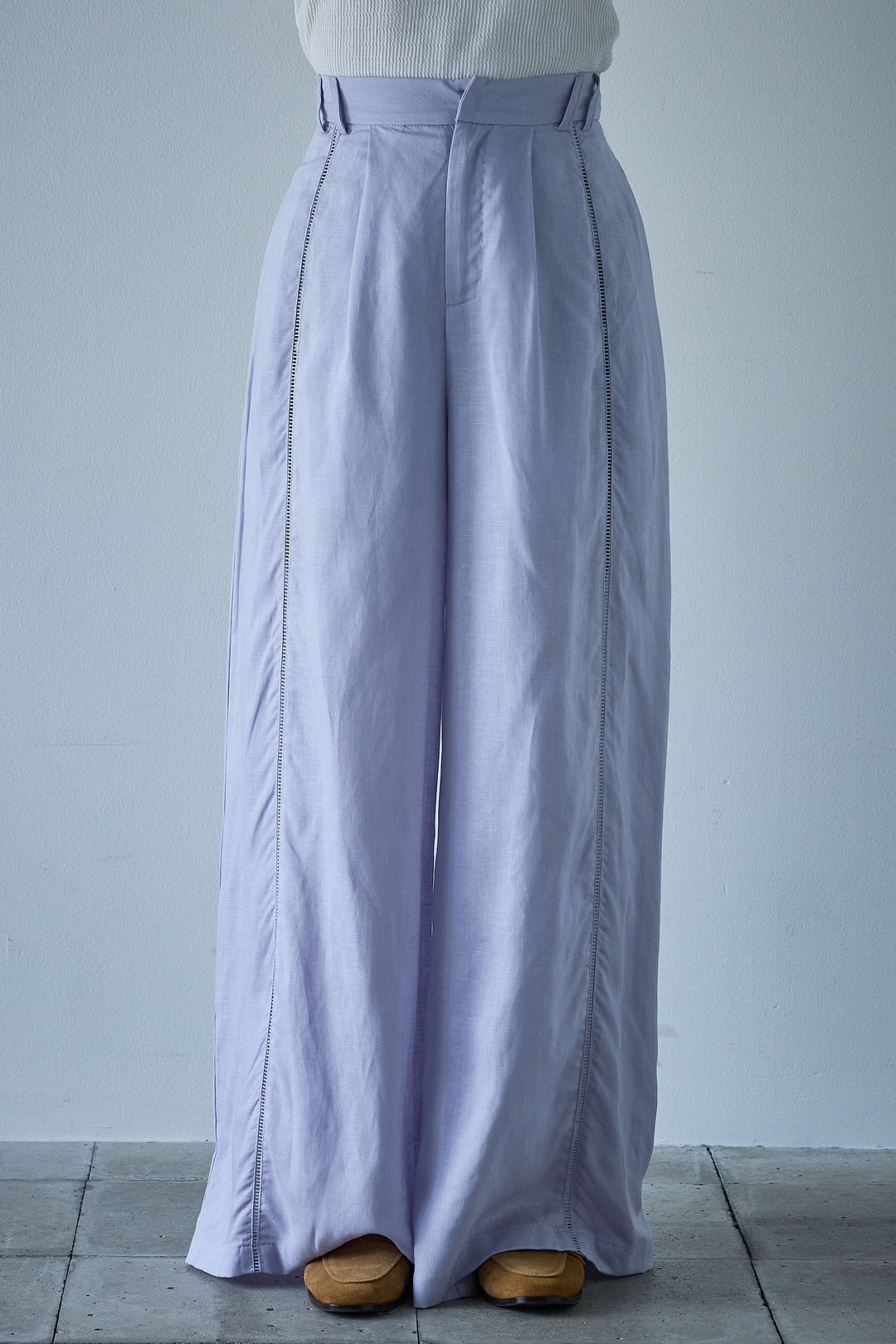 [予約]リネン混サイドライン刺繍ワイドパンツ