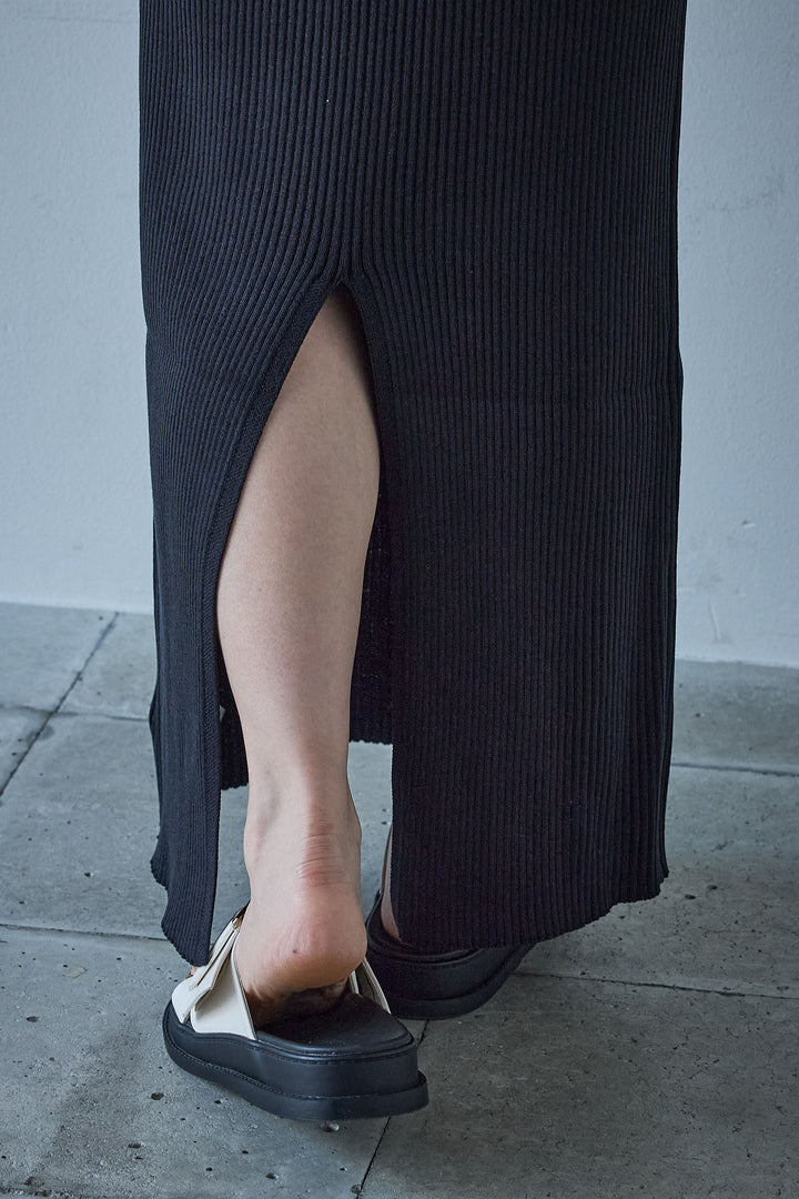 [予約]パッド付きスクエアネックリブニットワンピース