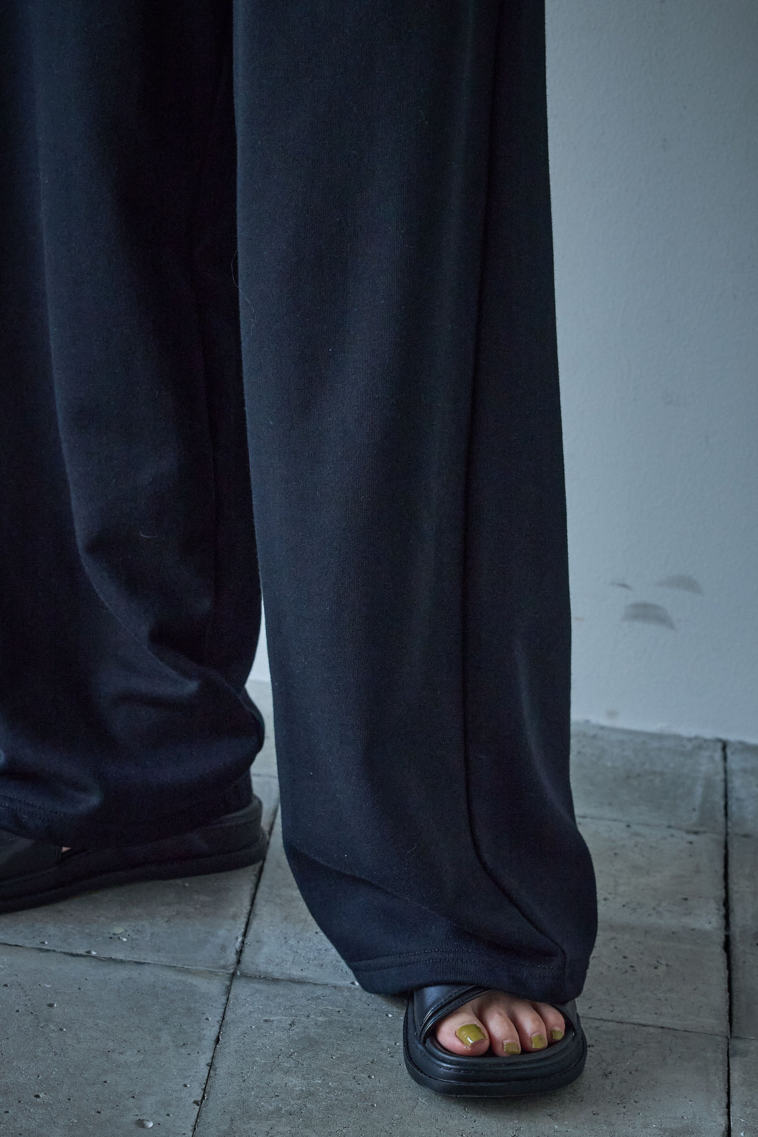 [予約/SET]クレープノースリーブダブルジレ+シアーリンガーロゴT+裏毛ワイドパンツ(3set)