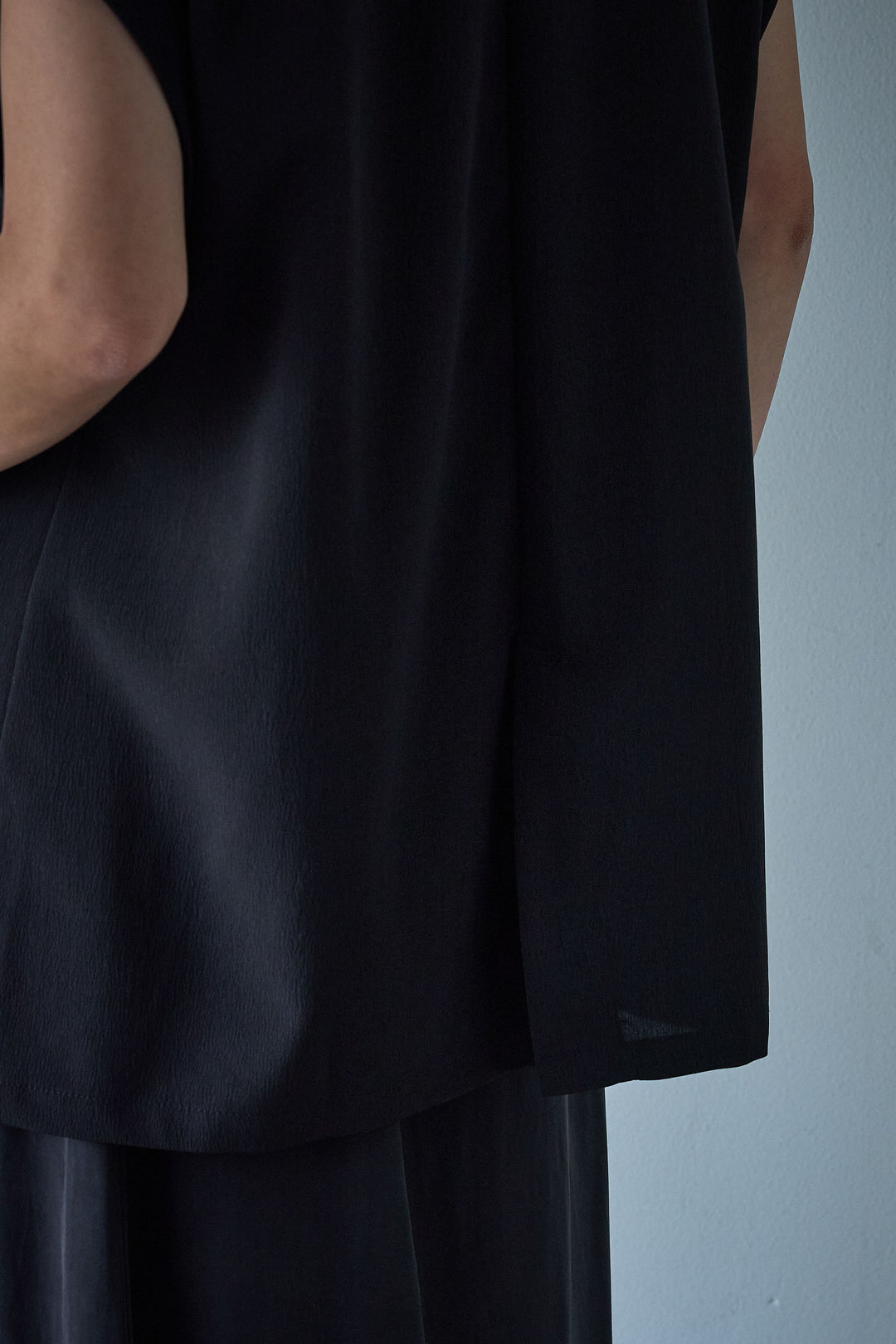 [予約/SET]クレープノースリーブダブルジレ+とろみ切り替えナロースカート(2set)