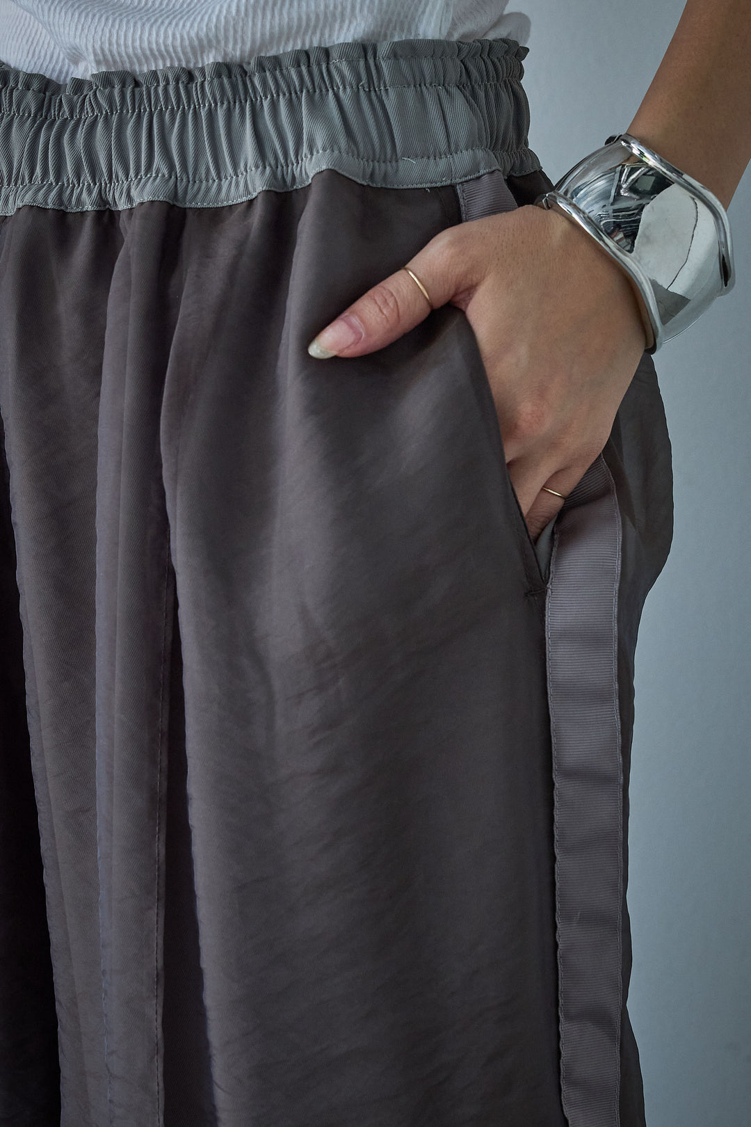 [予約/SET]ノースリーブフロントボタントップス+シアーレイヤードサイドラインパンツ(2set)