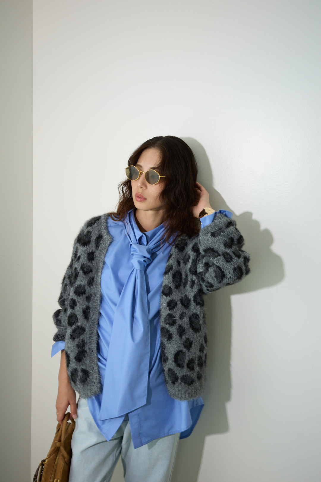 [予約/SET]レオパードニットカーディガン+ボウタイボリュームスリーブシャツ+レイヤードレッグカバーデニム(3set)