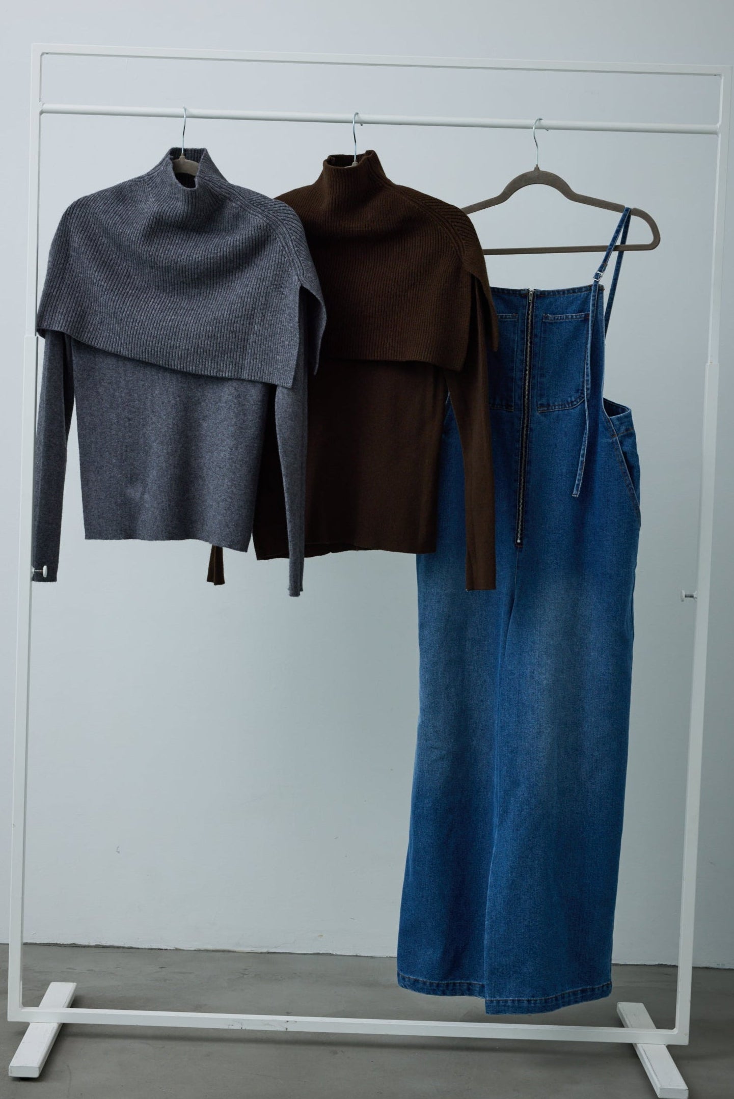 ★新品未使用IAMALPHAサロペット&ケープアンサンブルニットブラウン 予約/SET]ケープアンサンブルニット+ケープアンサンブルニット+