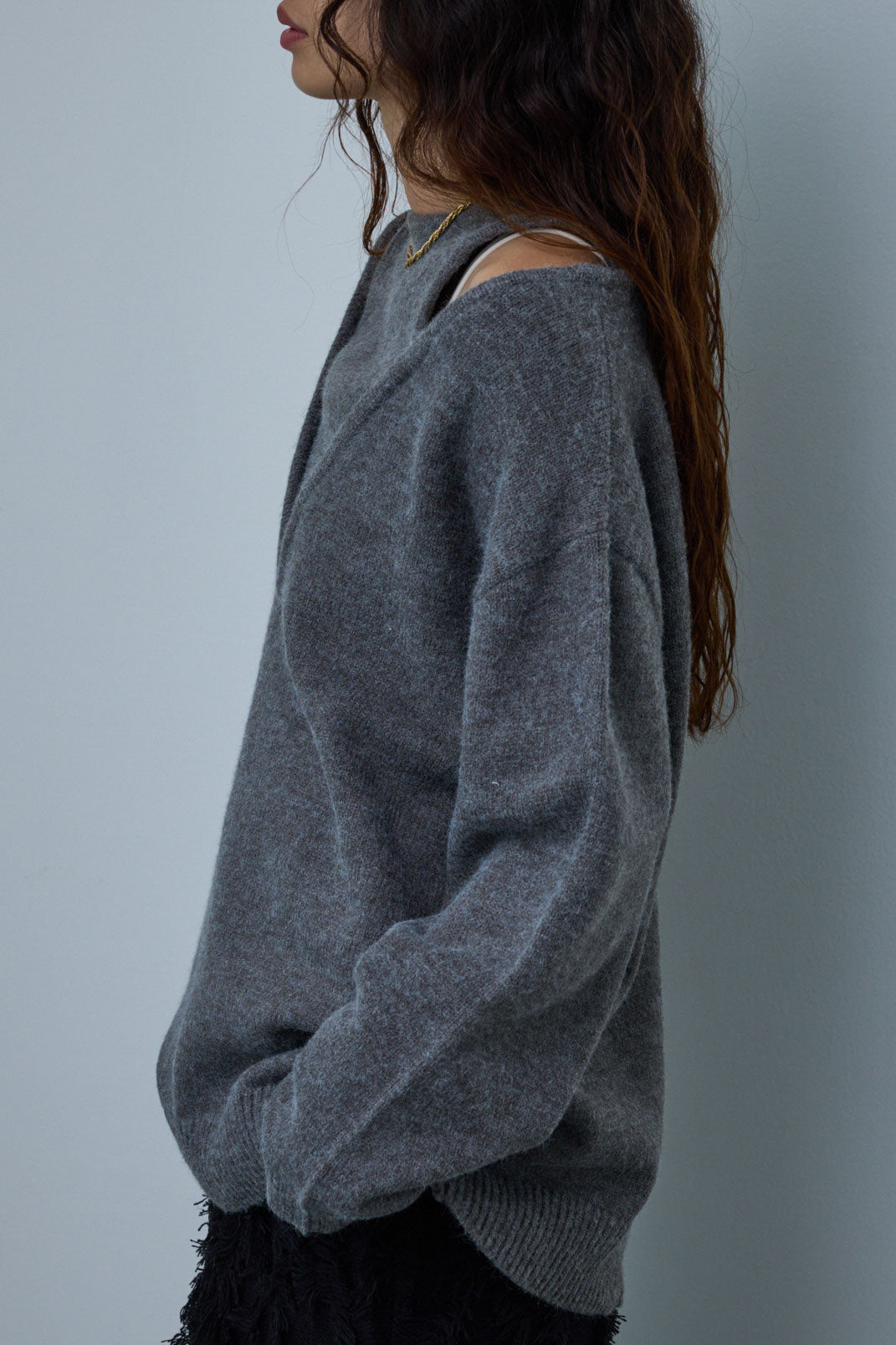 [予約]肩スリットニット