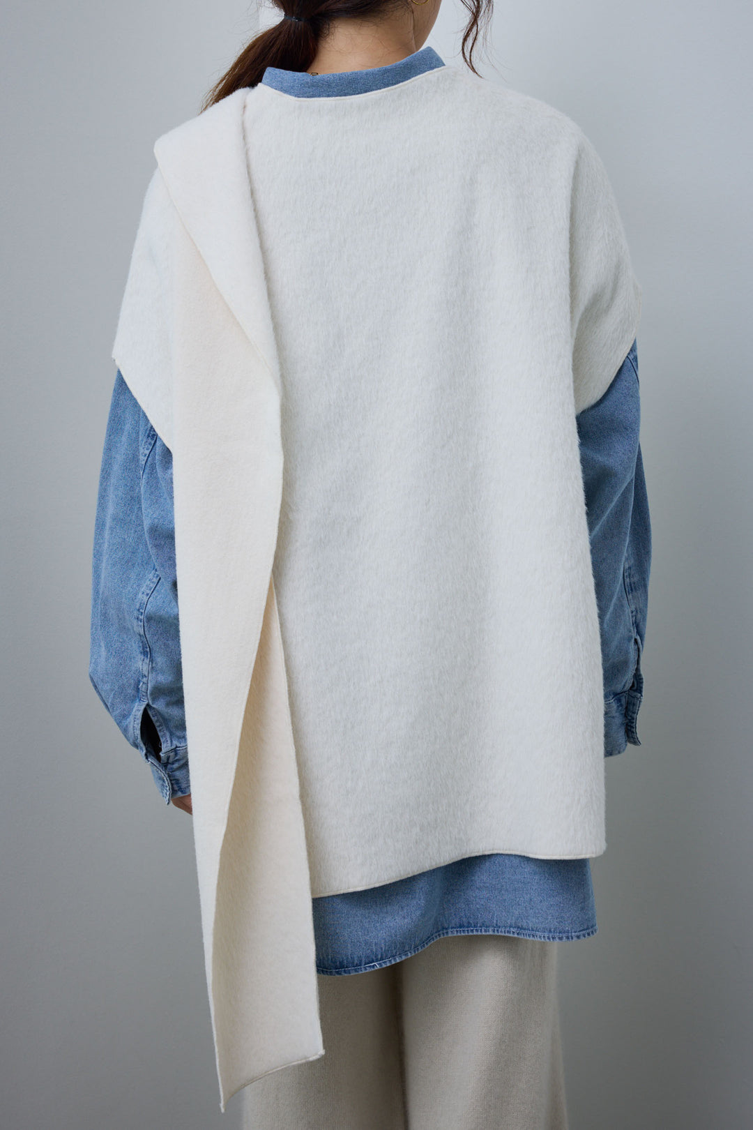 [予約/SET]ラップシャギーポンチョ+オーバーサイズデニムシャツ+リラックスニットパンツ(3set)