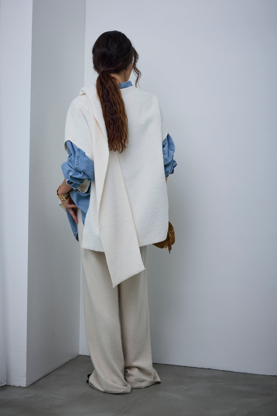 [予約/SET]ラップシャギーポンチョ+オーバーサイズデニムシャツ+リラックスニットパンツ(3set)