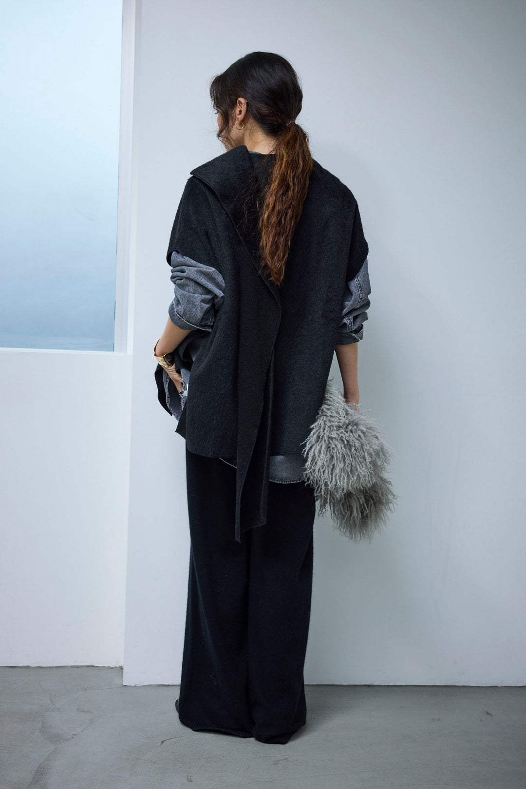 [予約/SET]ラップシャギーポンチョ+オーバーサイズデニムシャツ+リラックスニットパンツ(3set)