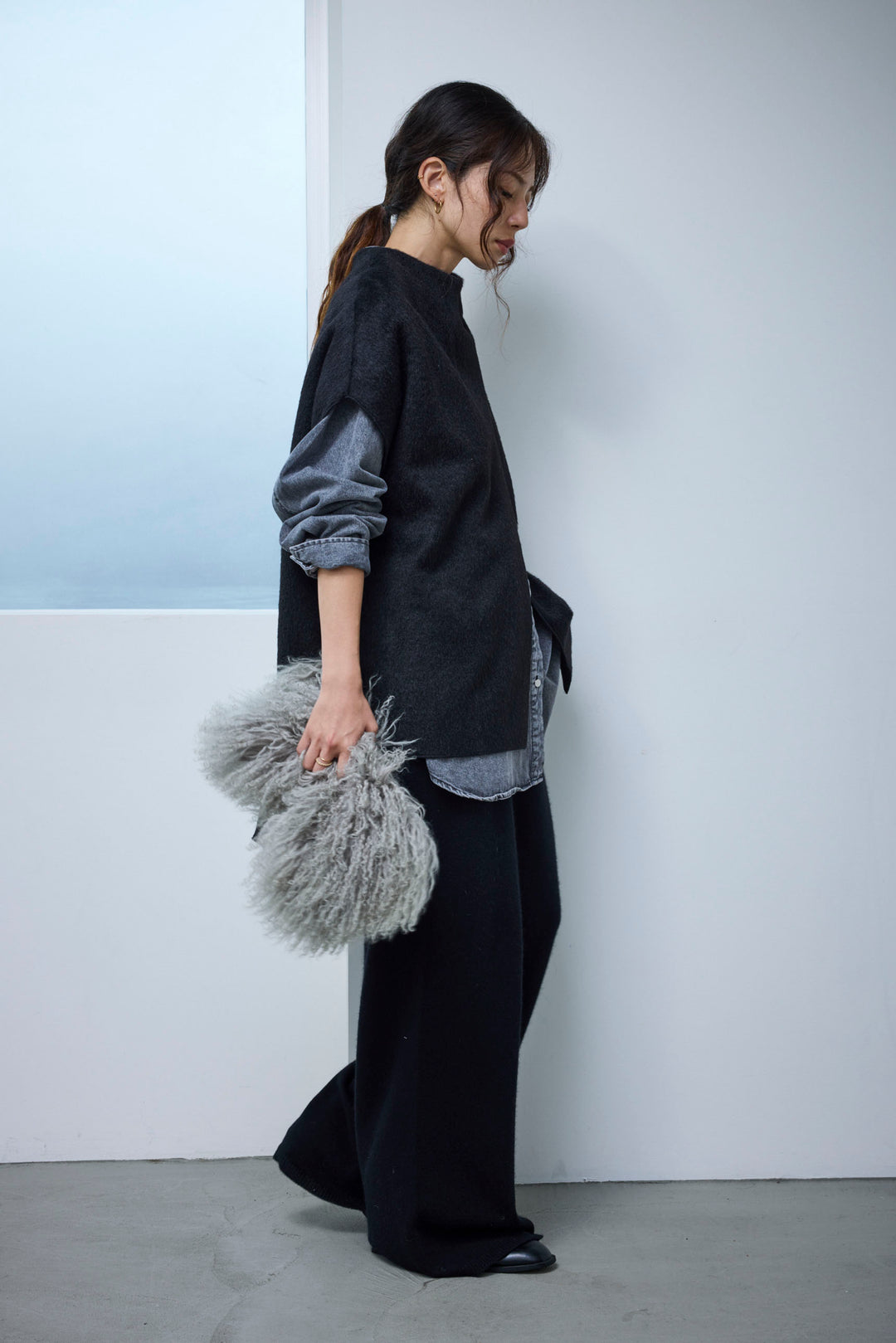 [予約/SET]ラップシャギーポンチョ+オーバーサイズデニムシャツ+リラックスニットパンツ(3set)