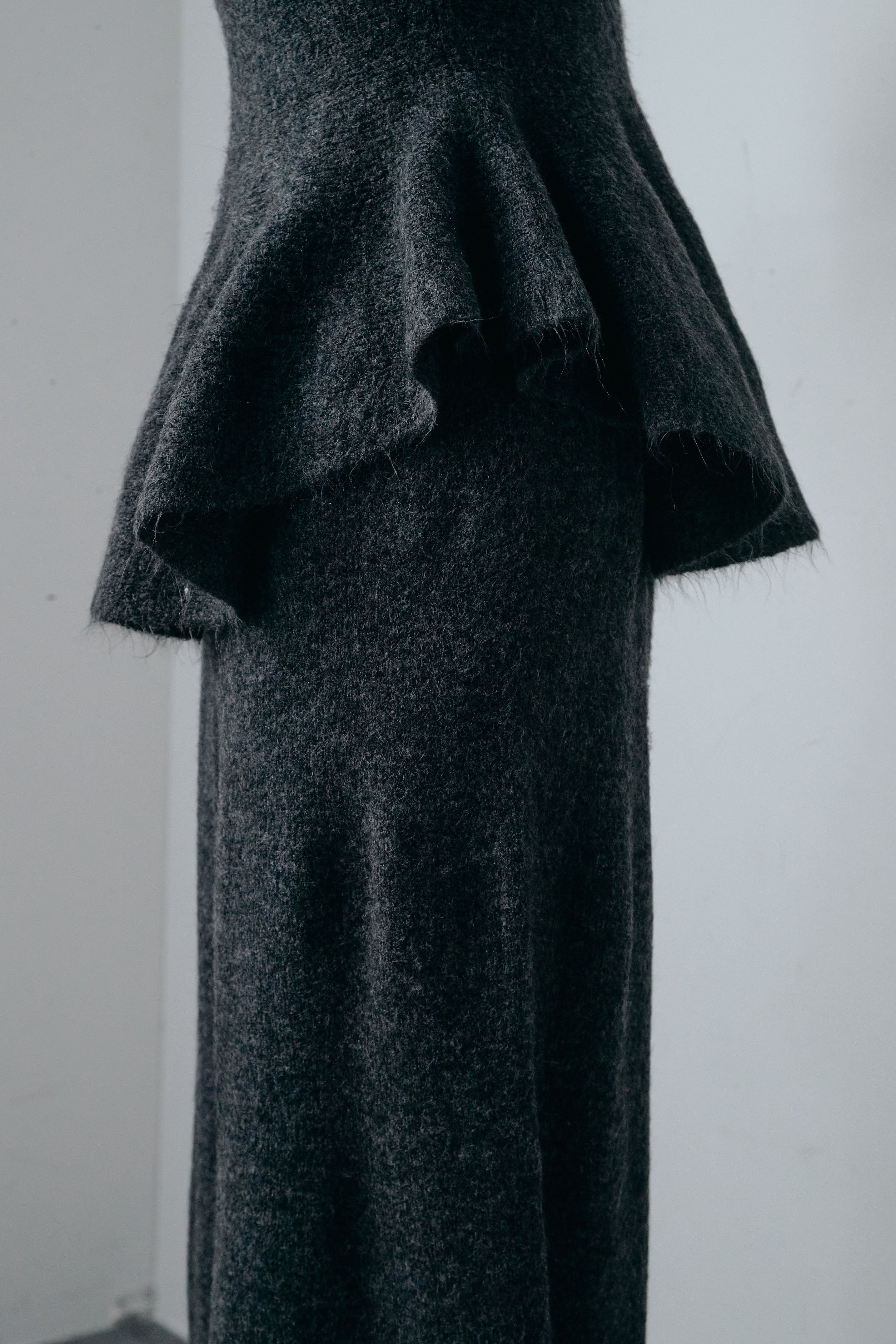 ペプラムニットセットアップ – IAMALPHA