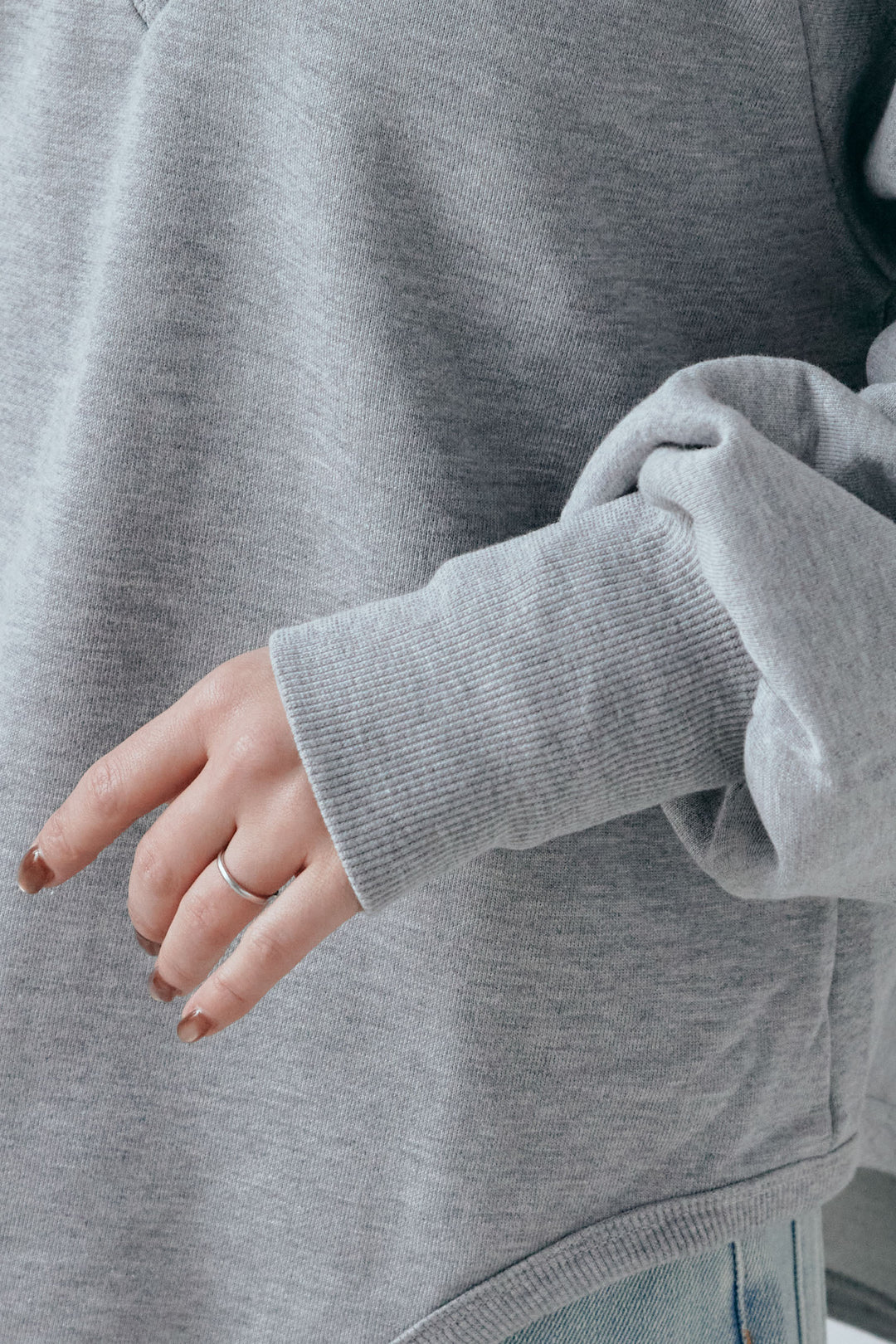 カットアウトランタンスリーブスウェット