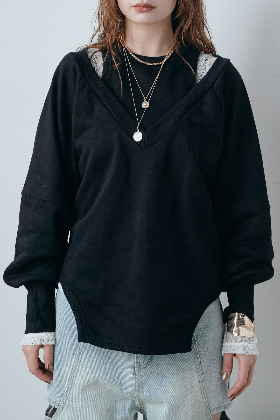 カットアウトランタンスリーブスウェット