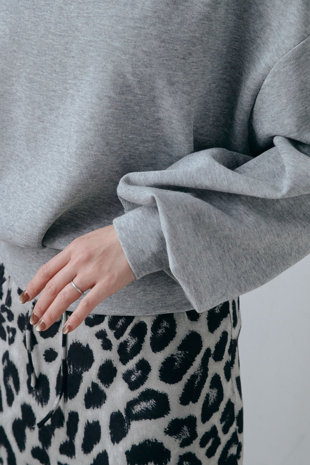 オフショルスウェットプルオーバー