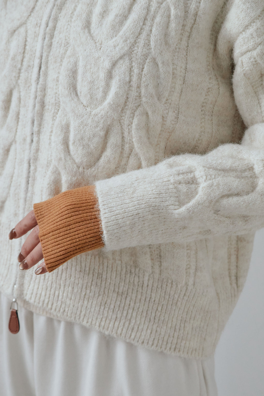 [予約/SET]ダブルジップケーブルハイネックPO+配色ミニハイネックリブTOPS+ロゴ刺繍ジョガー パンツ(3set)