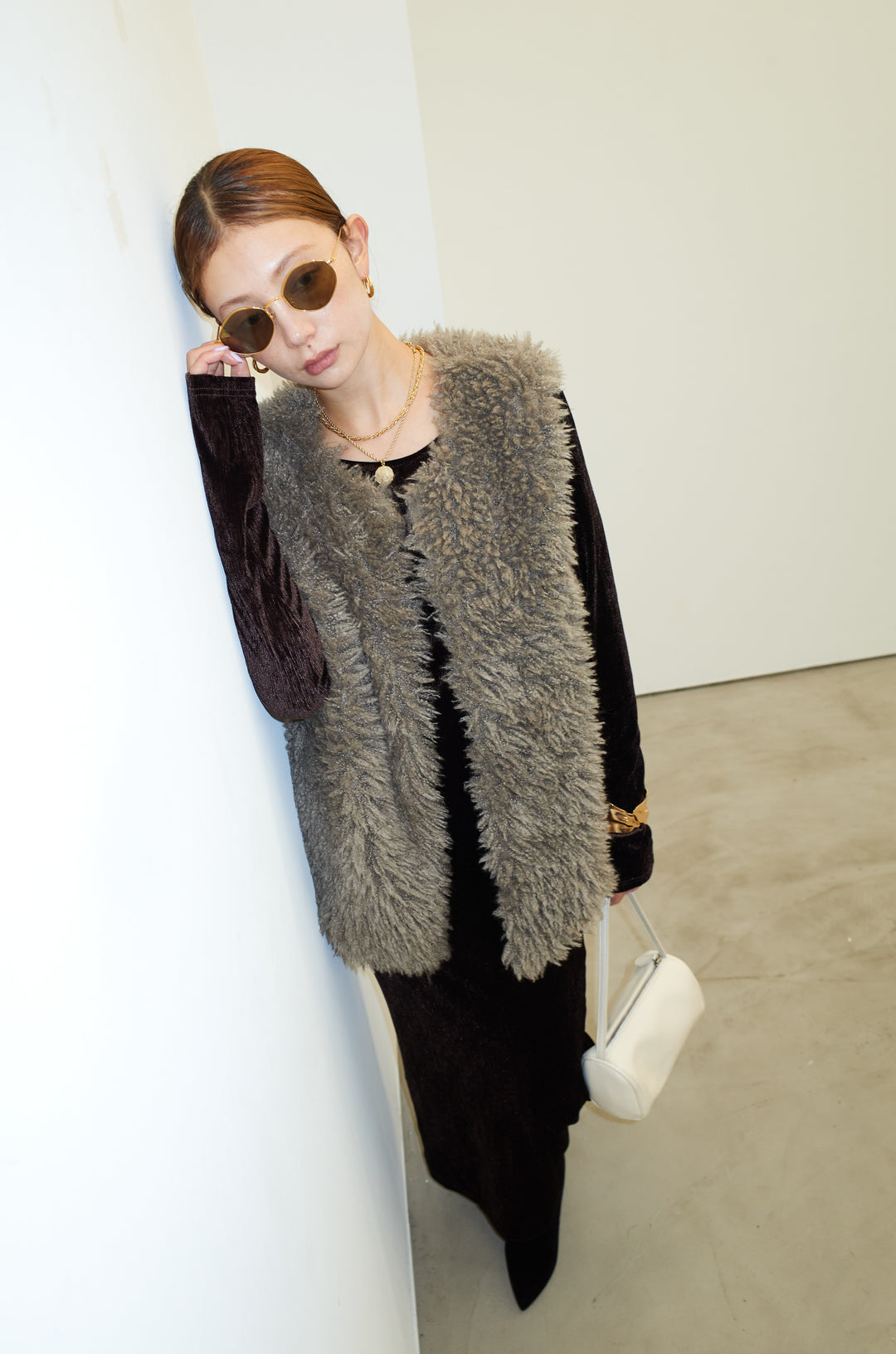 [予約/SET]ベロアバックオープンワンピース+プードルファーベスト(2set)