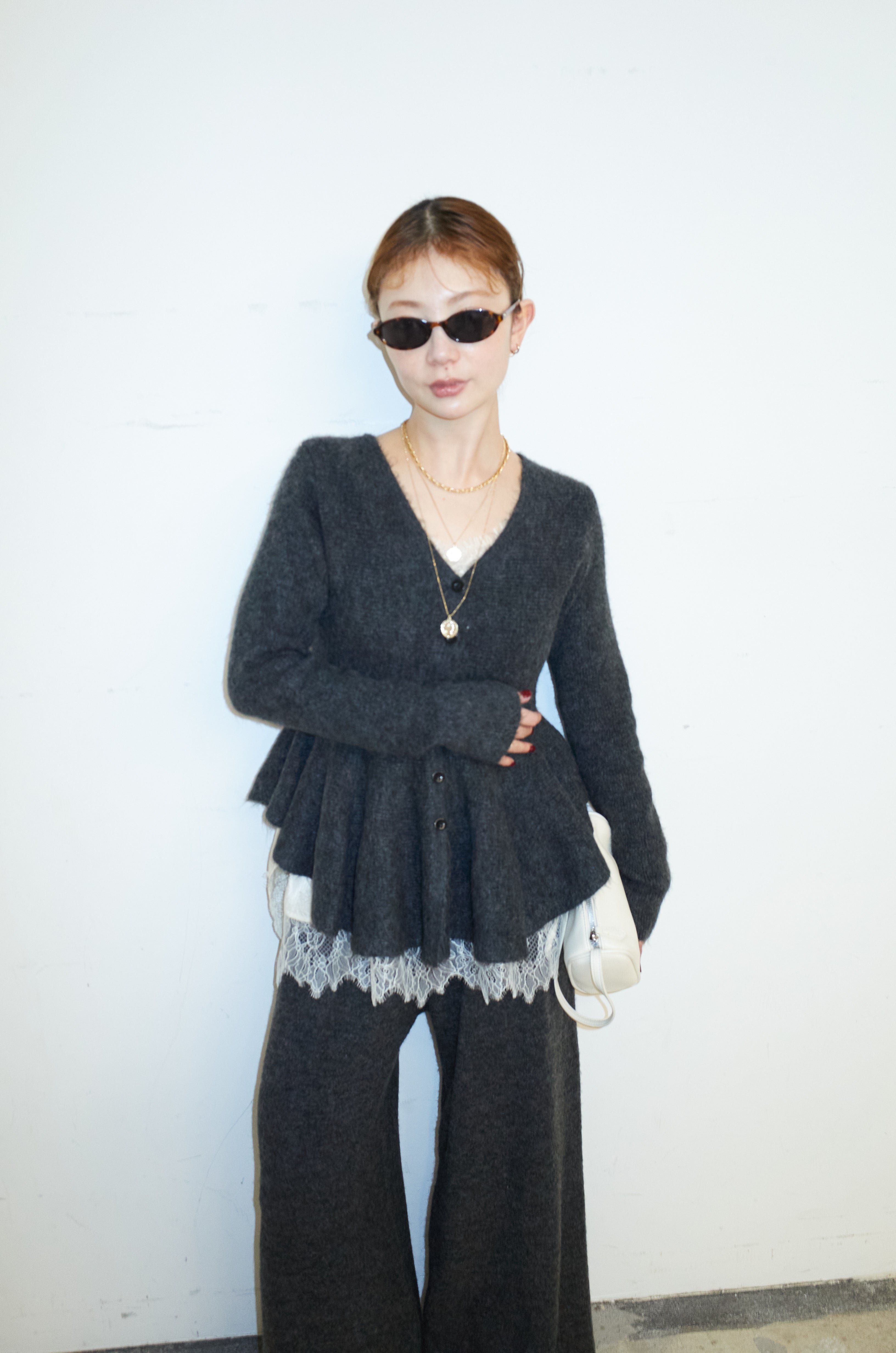 予約/SET]ペプラムニットセットアップ+サテンレースキャミソール(2set