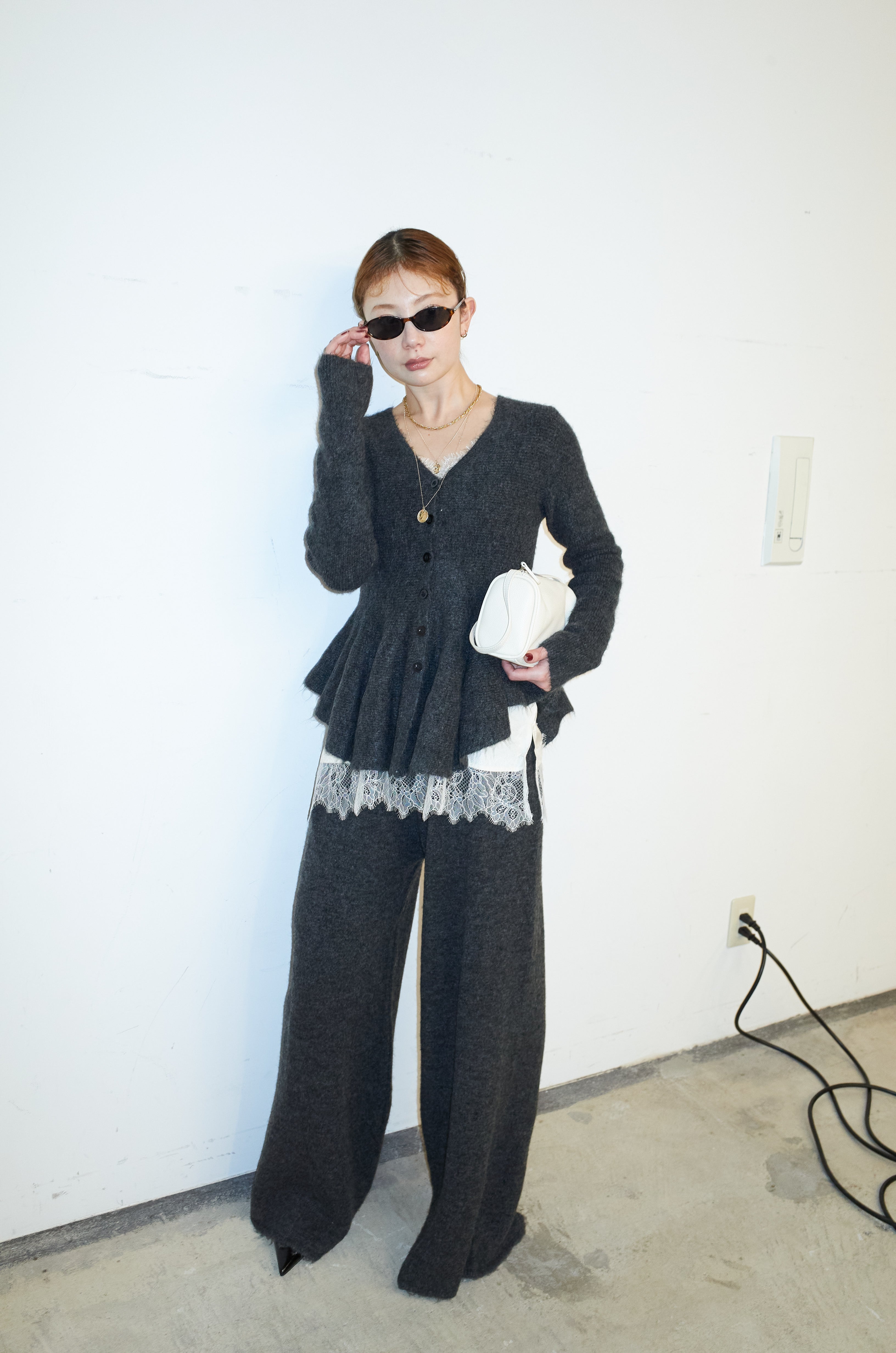 予約/SET]ペプラムニットセットアップ+サテンレースキャミソール(2set