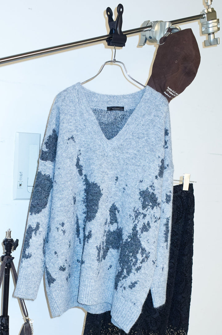 [予約]アブストラクト柄Vニットプルオーバー