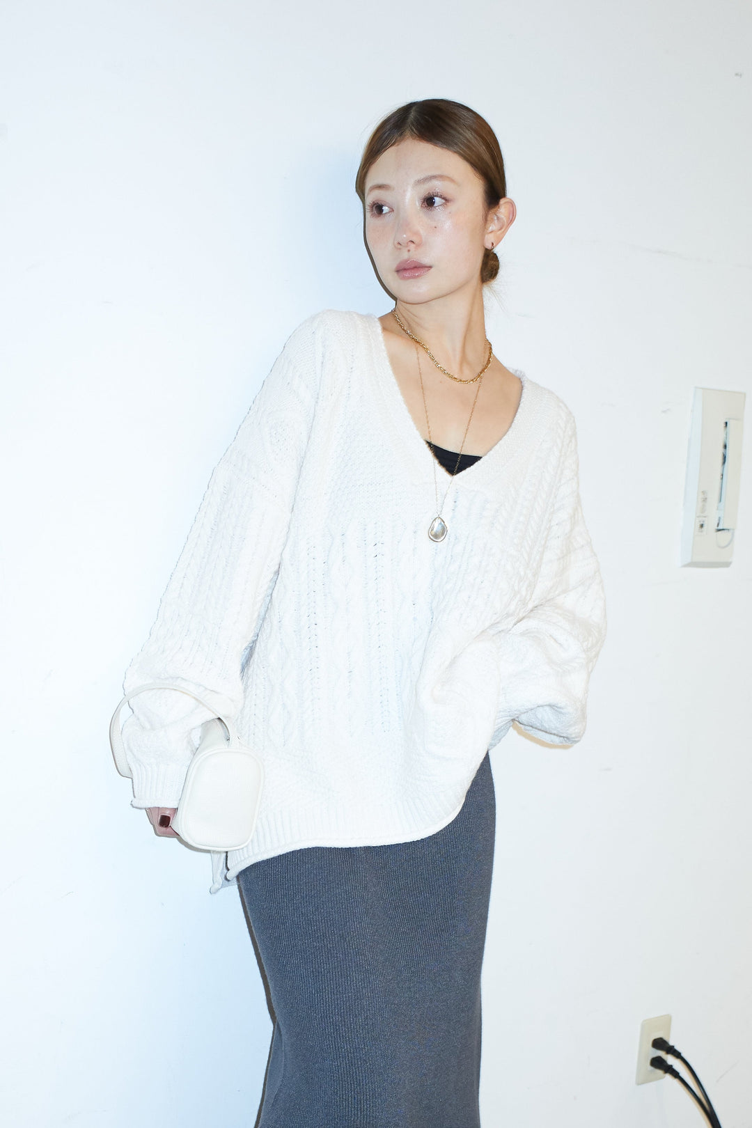 [予約]ケーブルVニットセーター