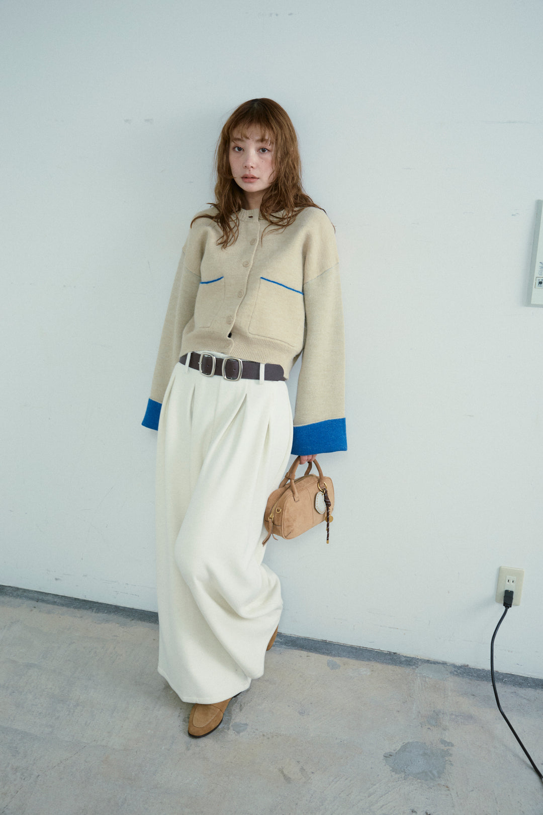 [予約/SET]アルパカタッチダブルフェイス配色カーデ+ベルト付きスゥイッチングタックパンツ(2set)