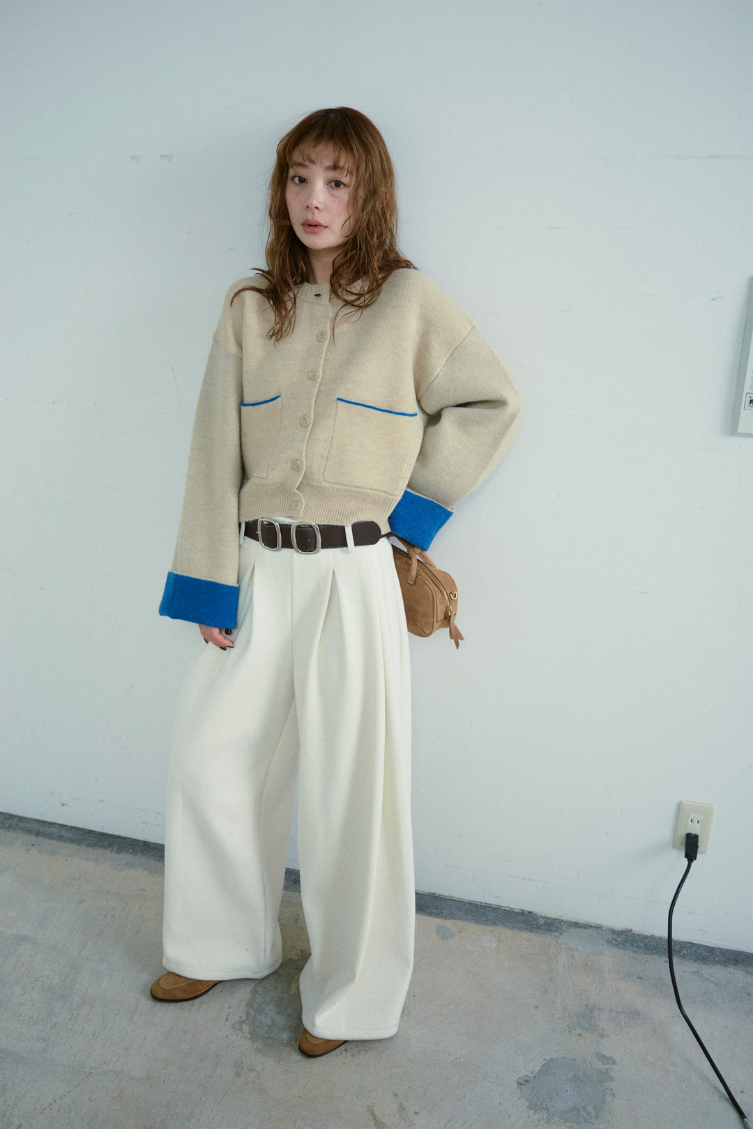 [予約/SET]アルパカタッチダブルフェイス配色カーデ+ベルト付きスゥイッチングタックパンツ(2set)