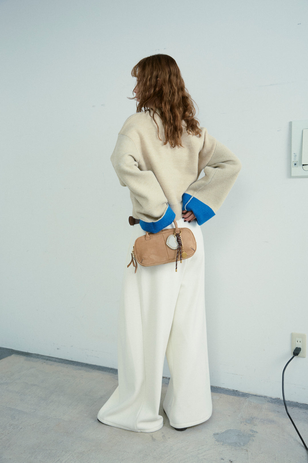 [予約/SET]アルパカタッチダブルフェイス配色カーデ+ベルト付きスゥイッチングタックパンツ(2set)