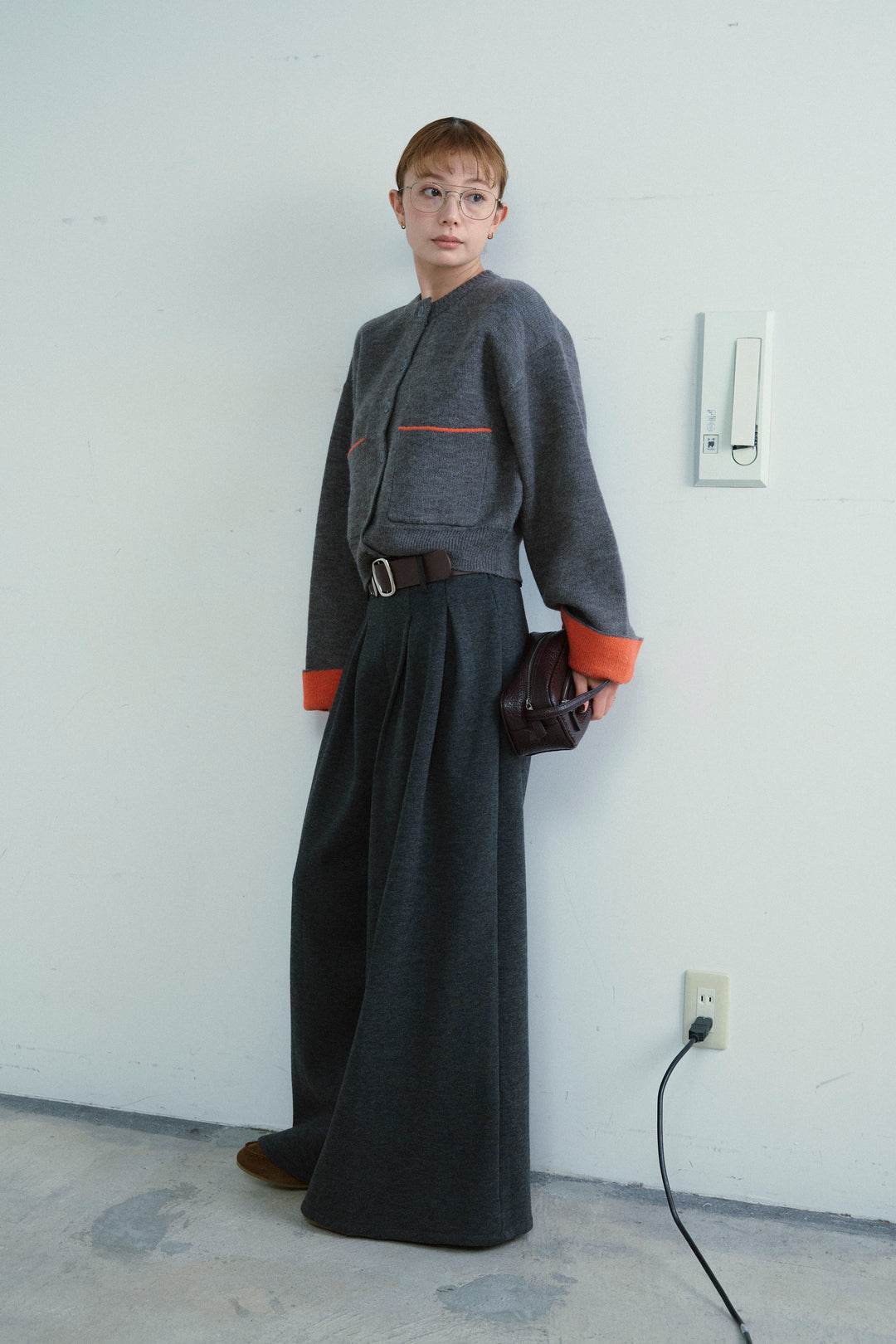 [予約/SET]アルパカタッチダブルフェイス配色カーデ+ベルト付きスゥイッチングタックパンツ(2set)